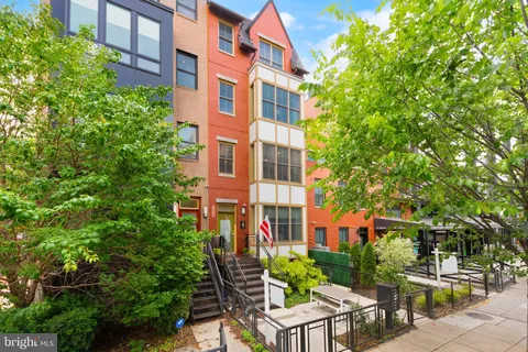 MLS: DCDC2199506