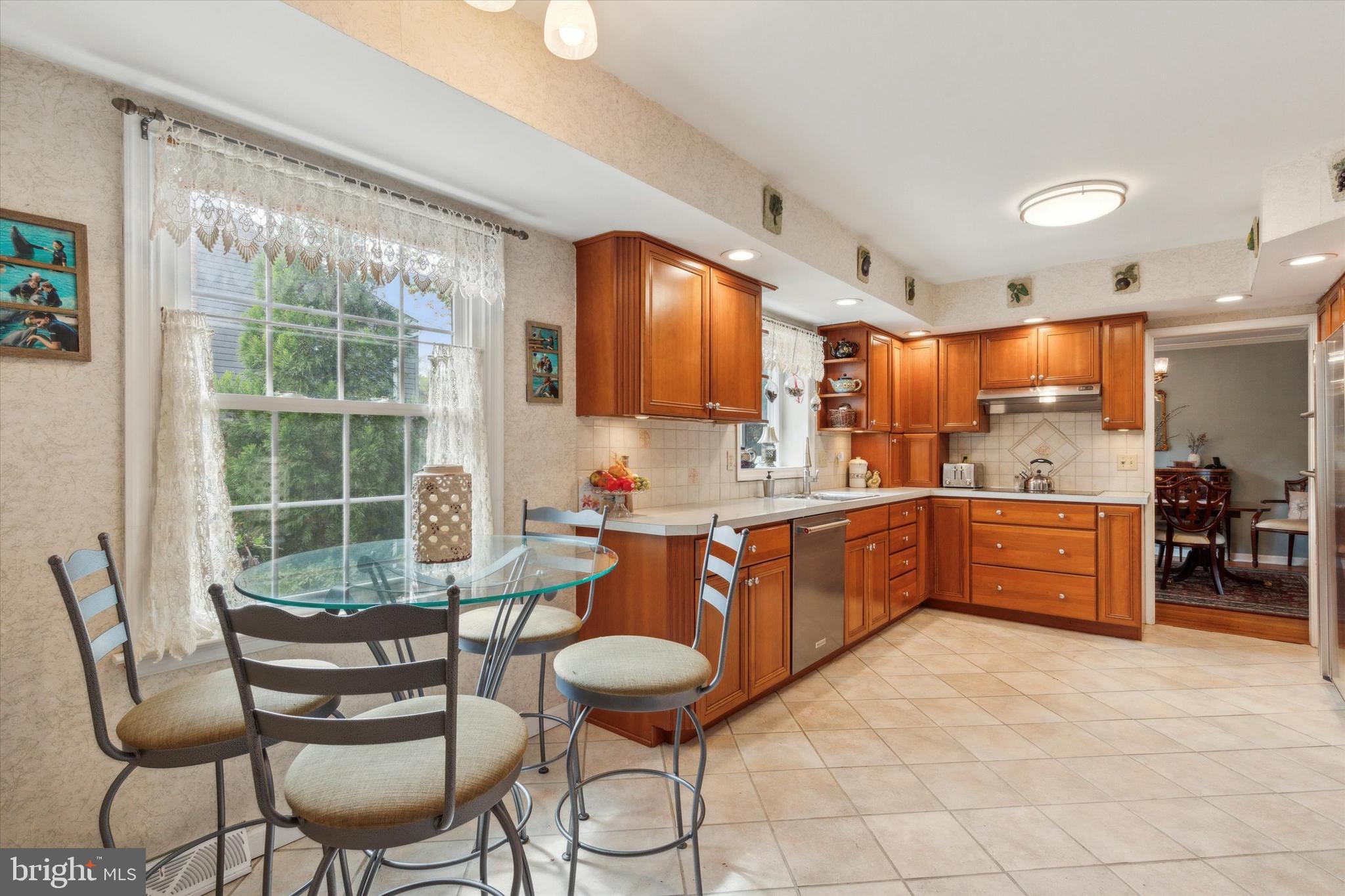 PLYMOUTH VALLEY - Residential