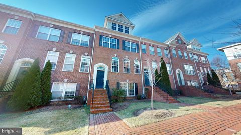 8042 RESERVE WAY VIENNA VA 22182