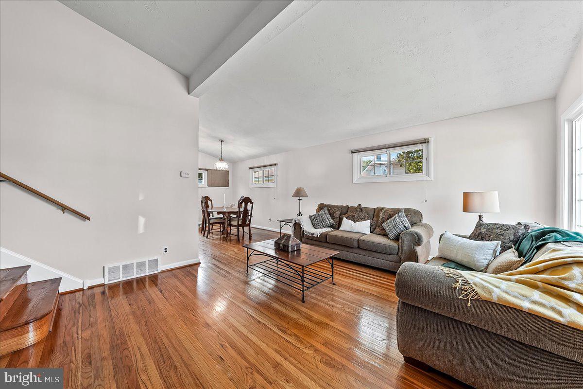 LAWRENCE PARK - Residential