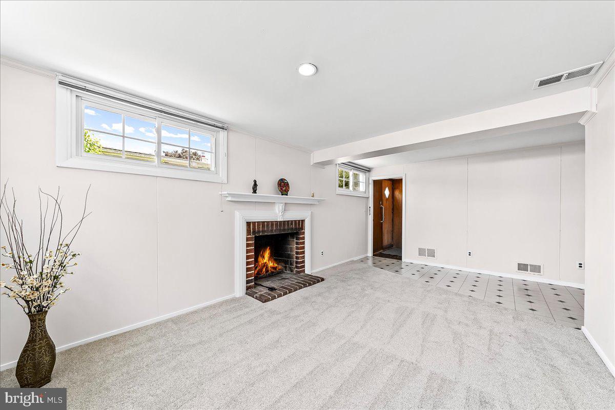 LAWRENCE PARK - Residential