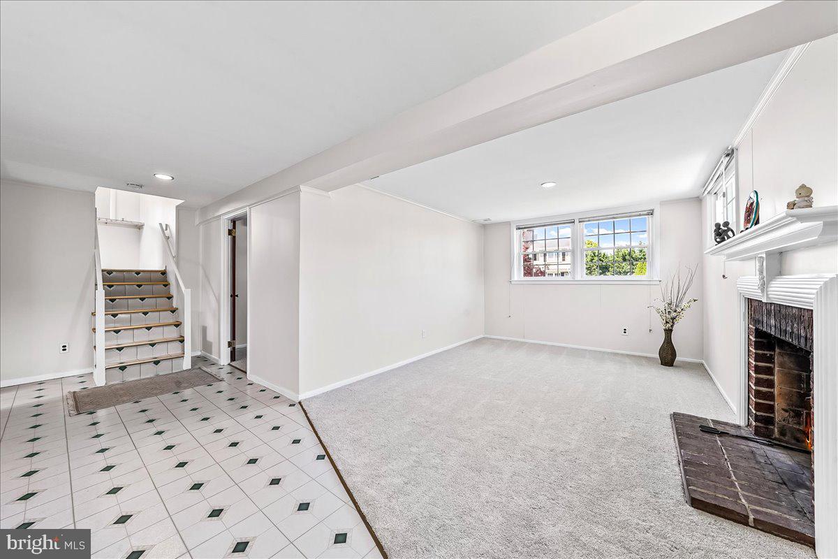 LAWRENCE PARK - Residential