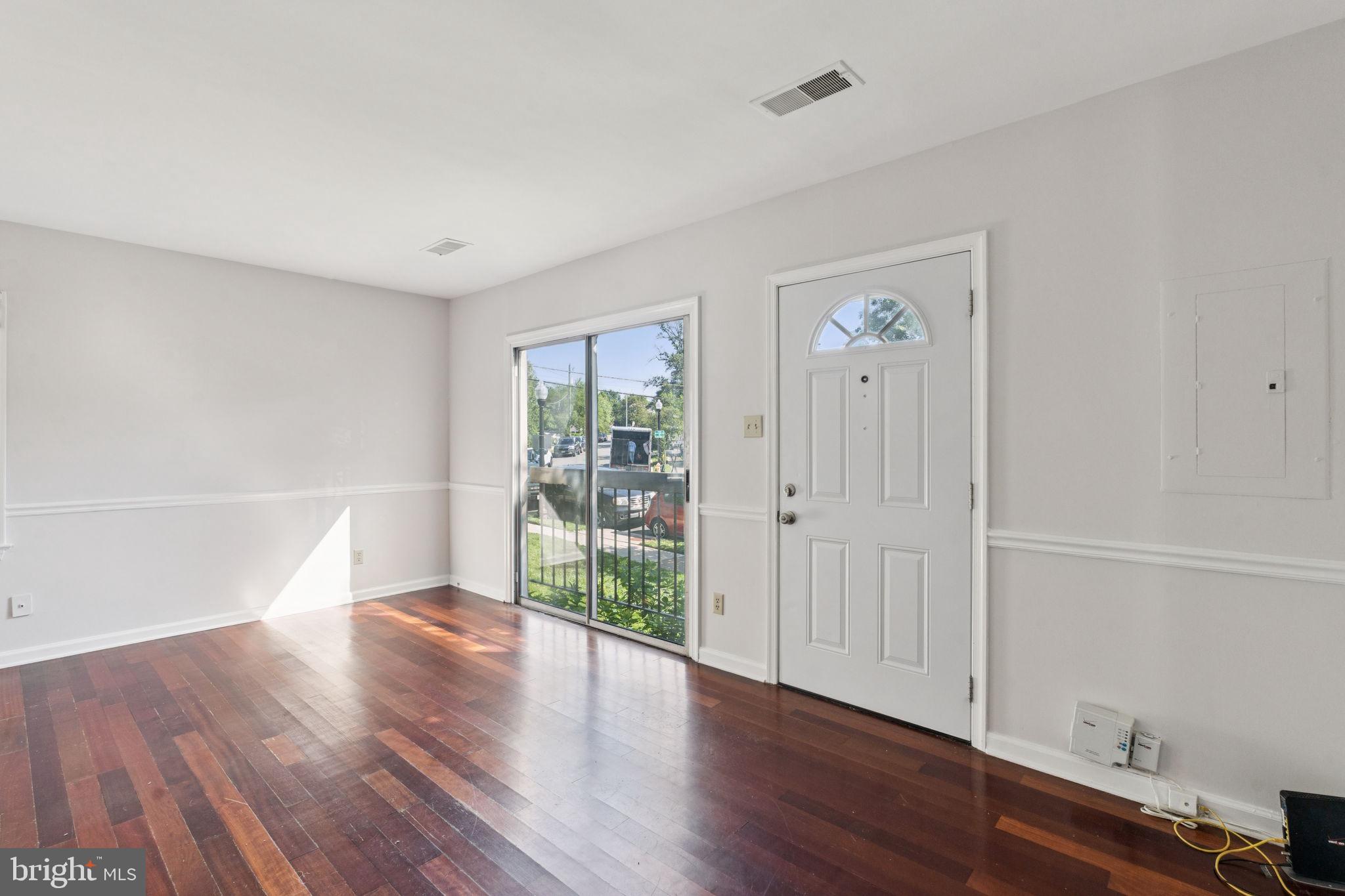 BEDFORD PARK - Residential