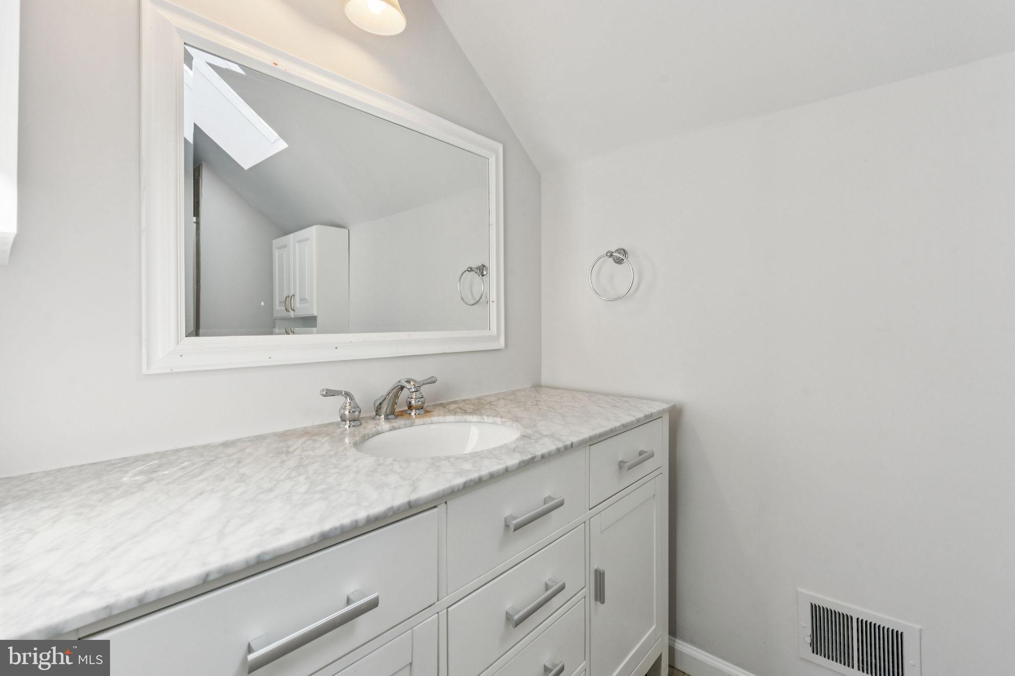 BEDFORD PARK - Residential