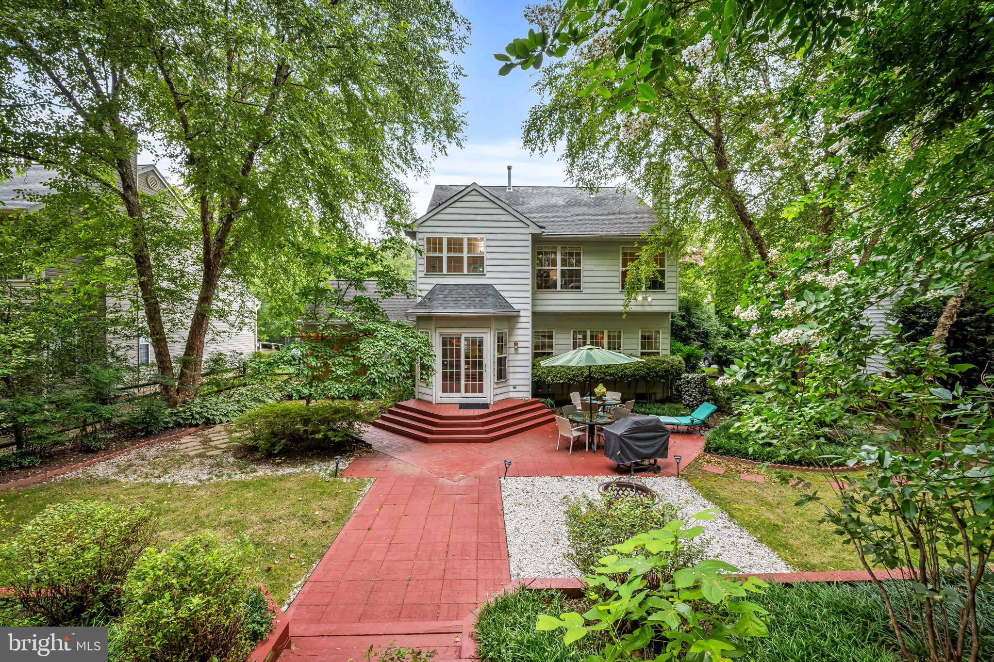 5447 WOODED WAY