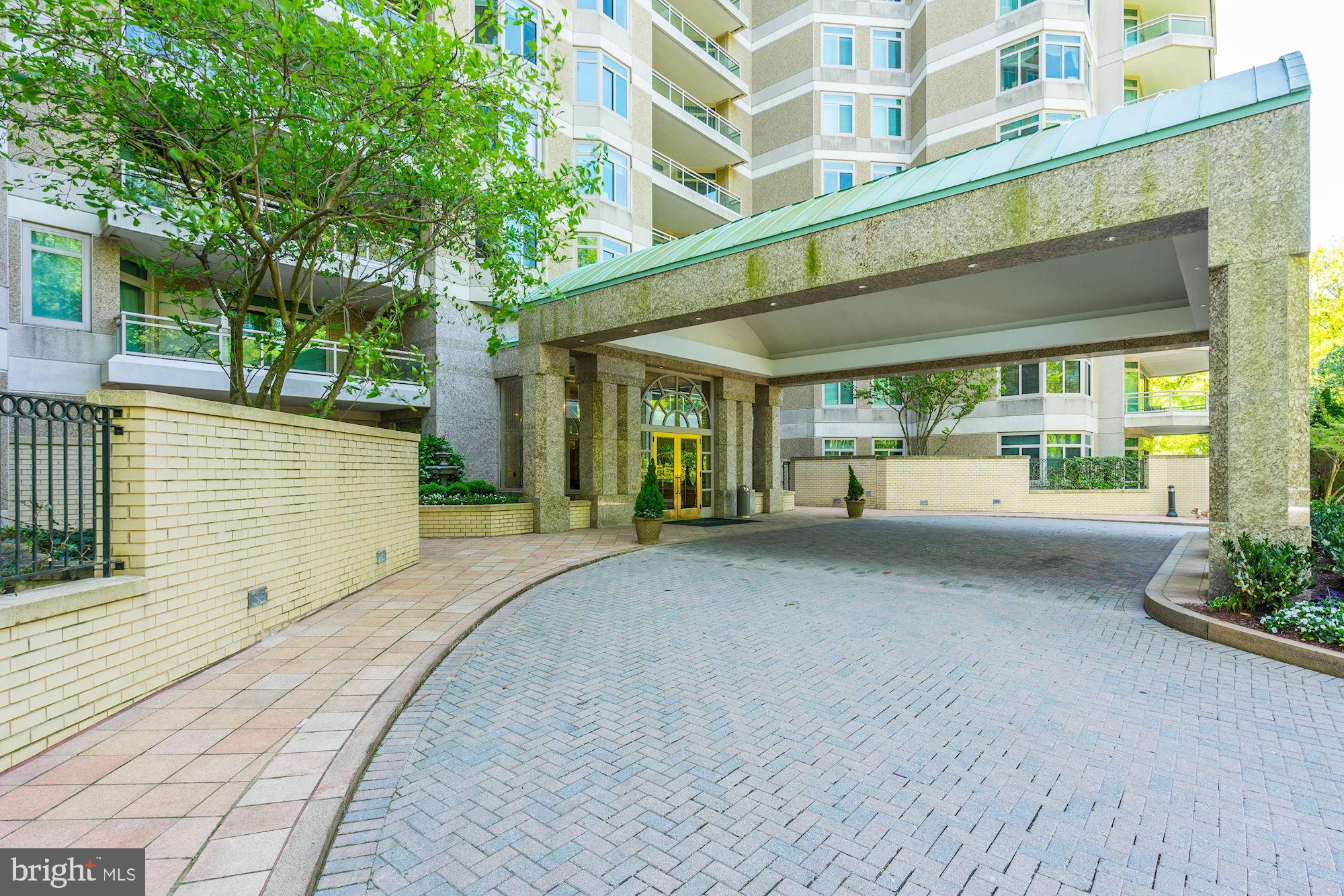 SOMERSET HOUSE CONDOS - Residential