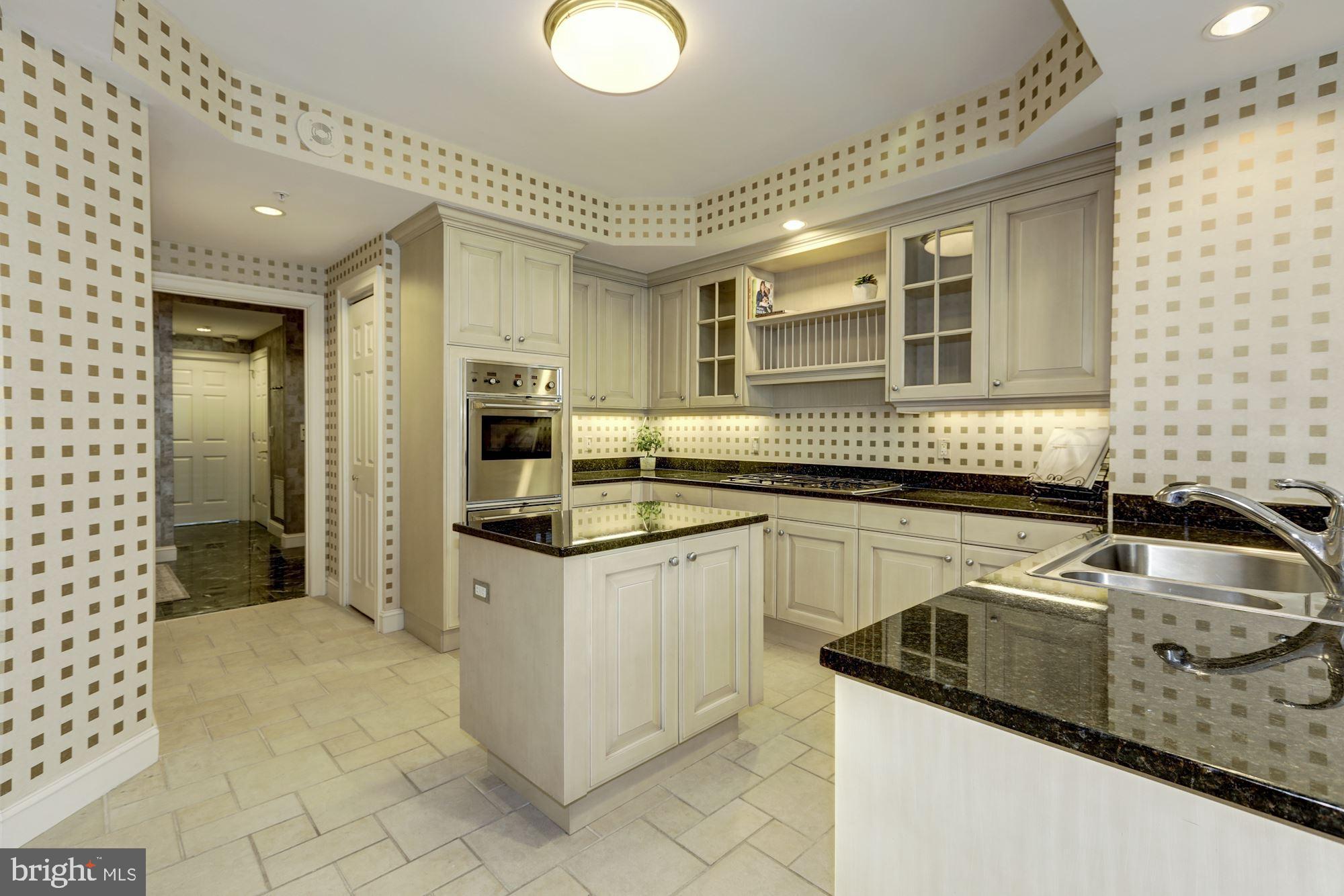 SOMERSET HOUSE CONDOS - Residential