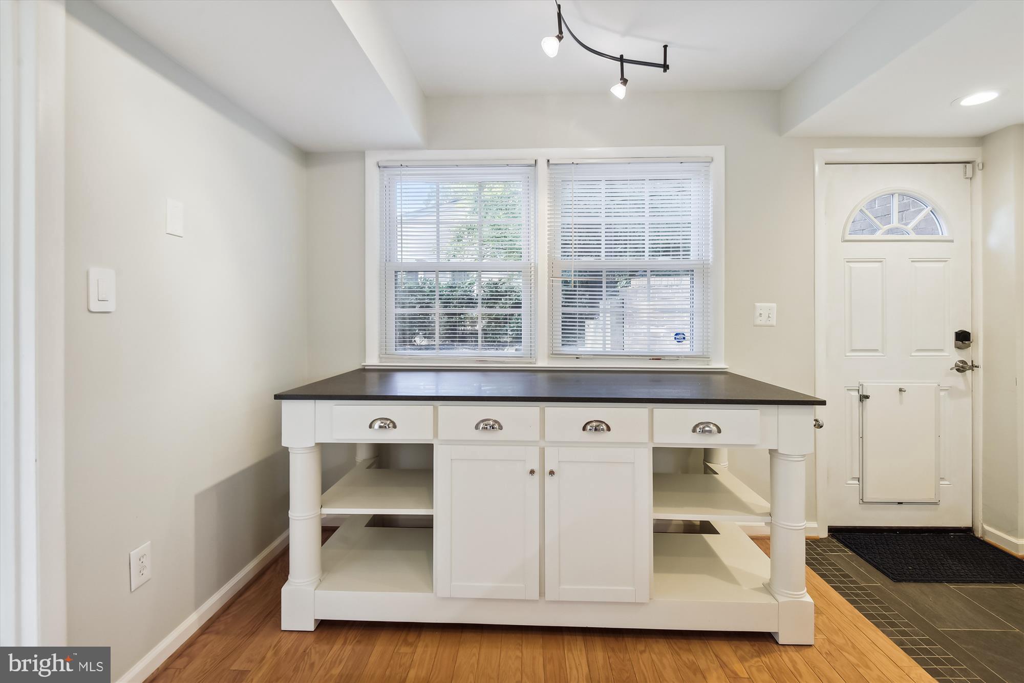 STONEWALL MANOR - Residential Lease