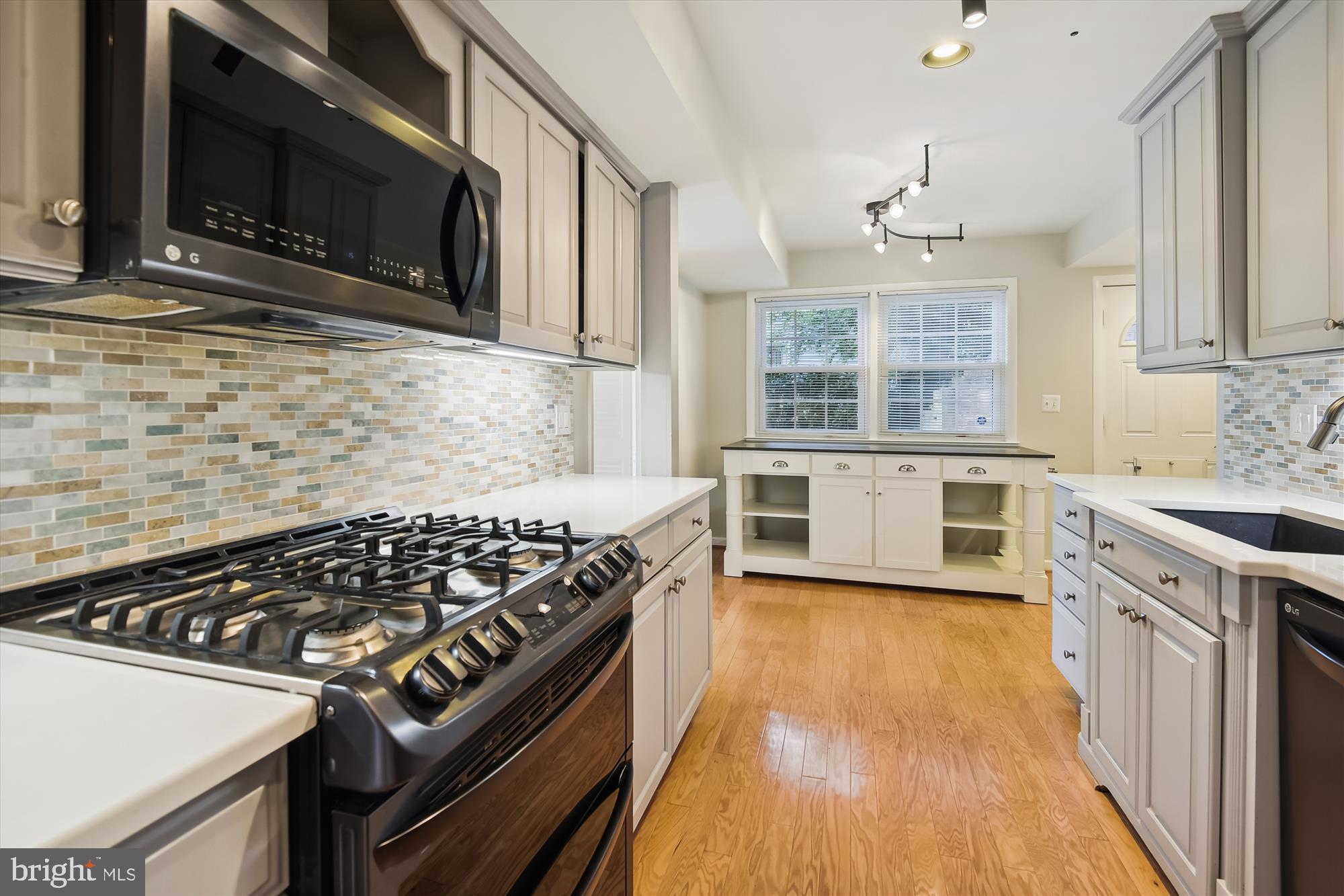 STONEWALL MANOR - Residential Lease