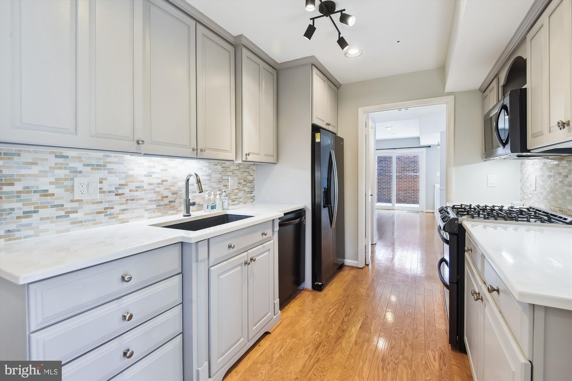 STONEWALL MANOR - Residential Lease