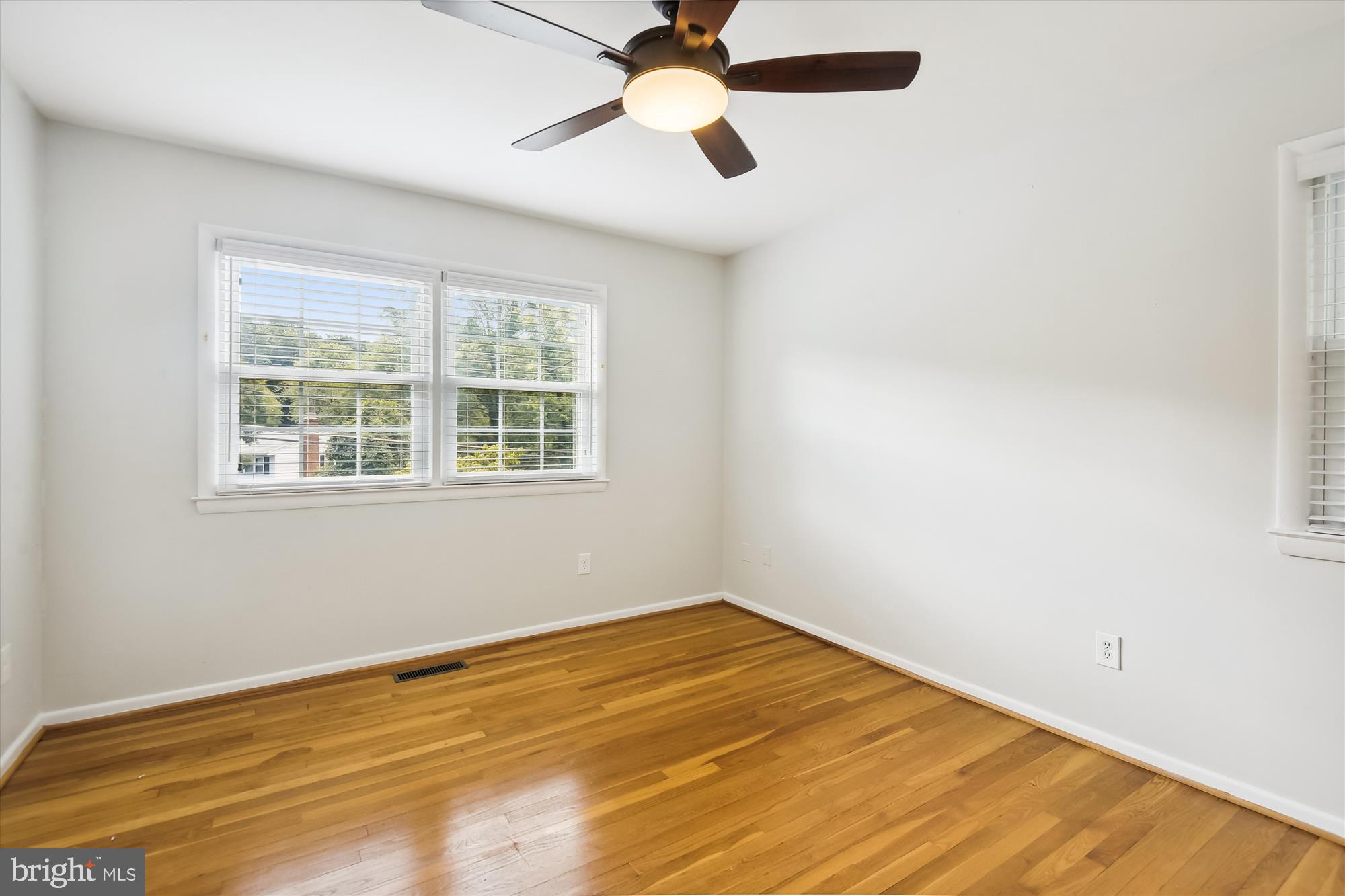 STONEWALL MANOR - Residential Lease