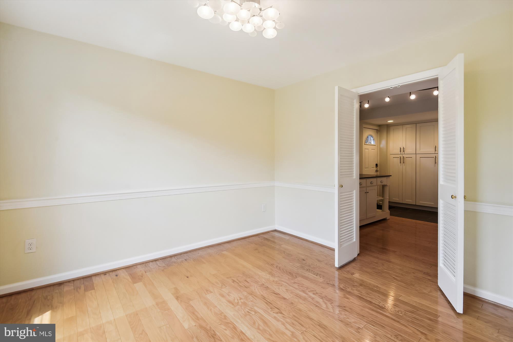 STONEWALL MANOR - Residential Lease