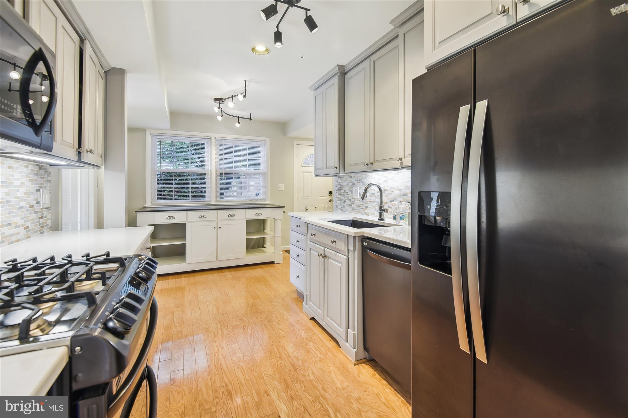 STONEWALL MANOR - Residential Lease