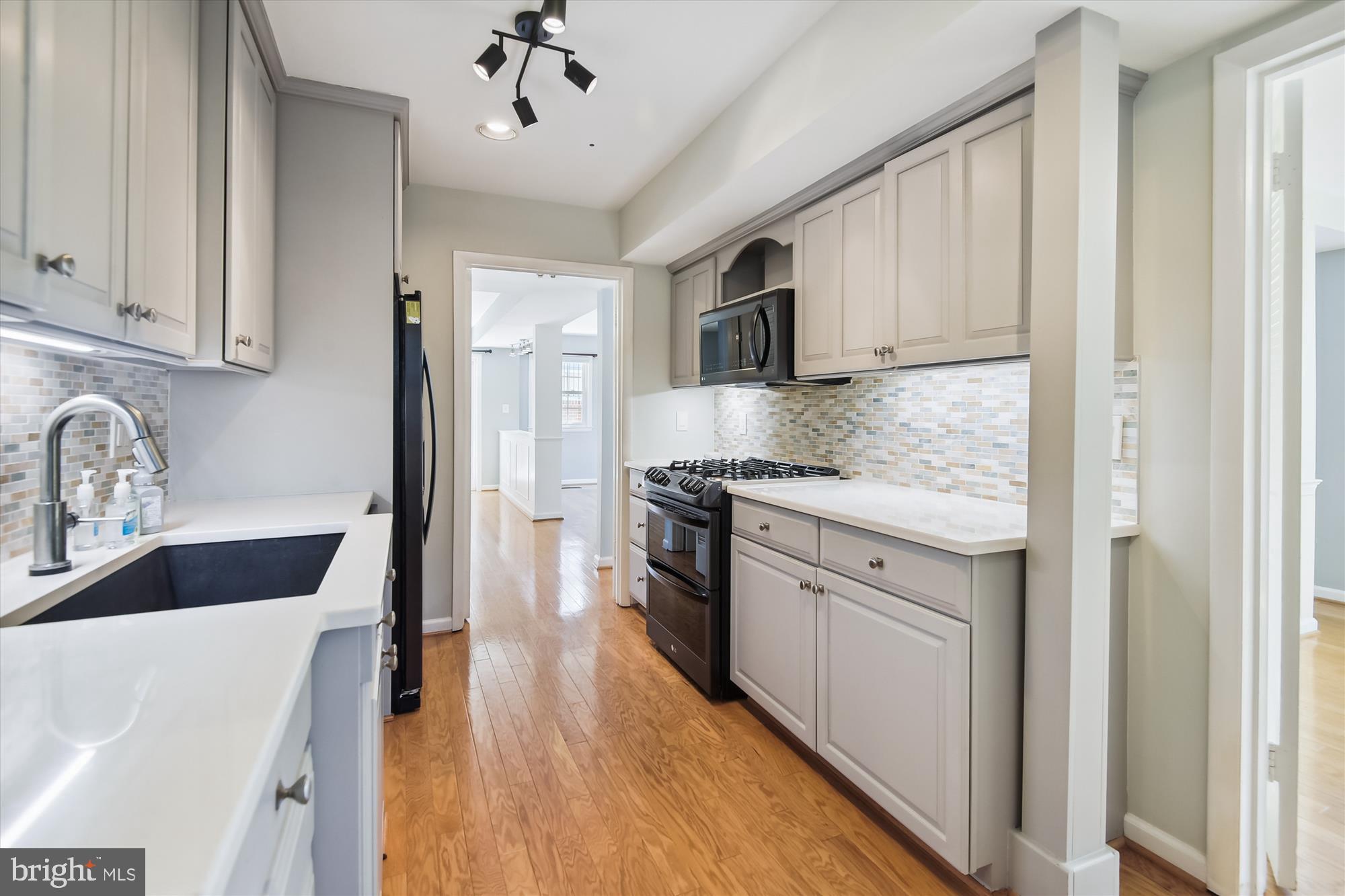 STONEWALL MANOR - Residential Lease