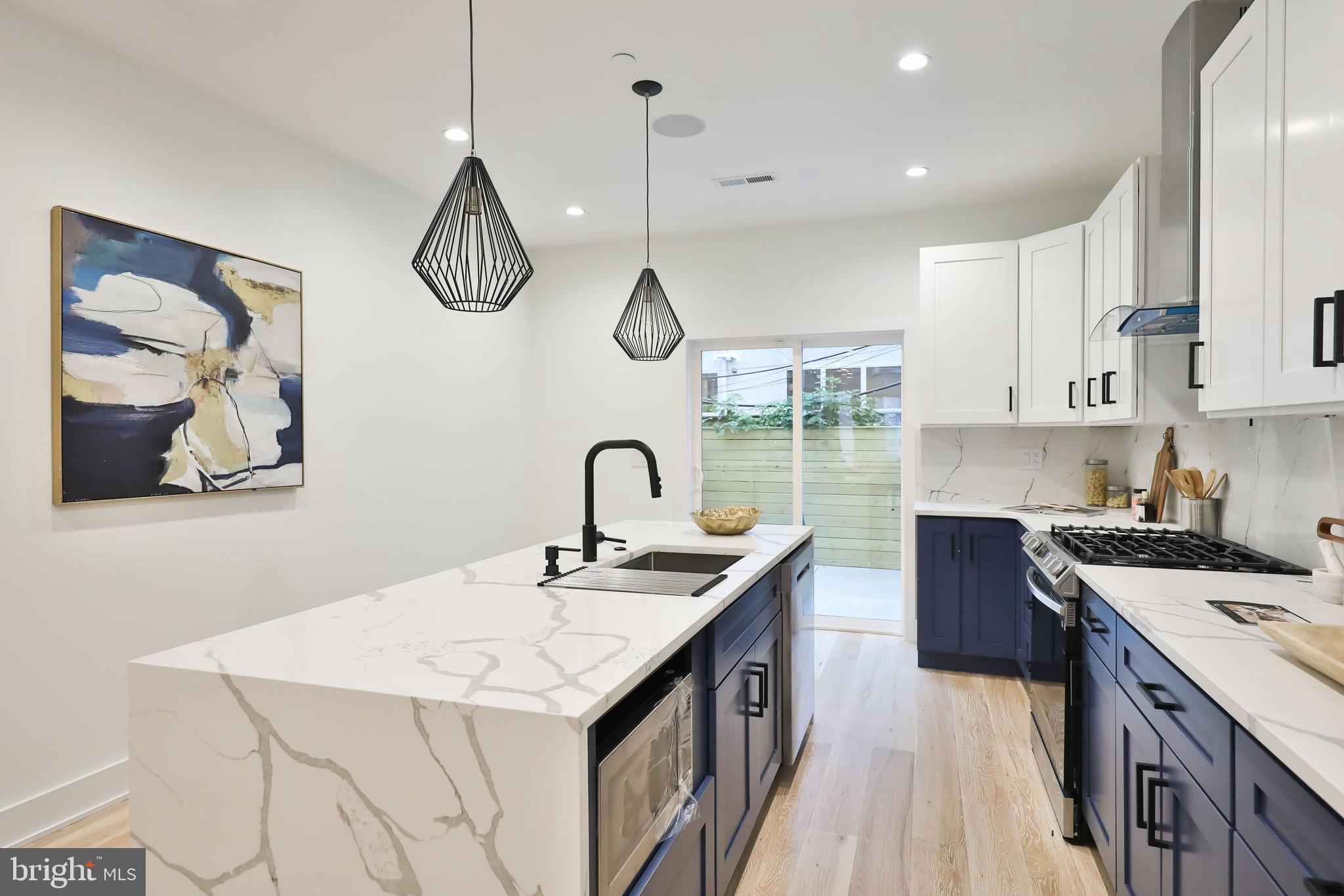 POINT BREEZE - Residential
