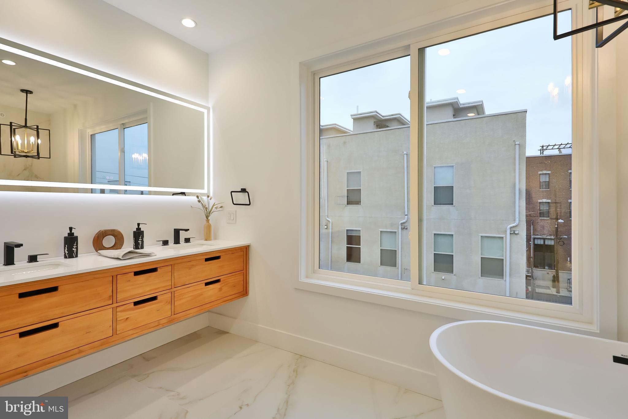 POINT BREEZE - Residential