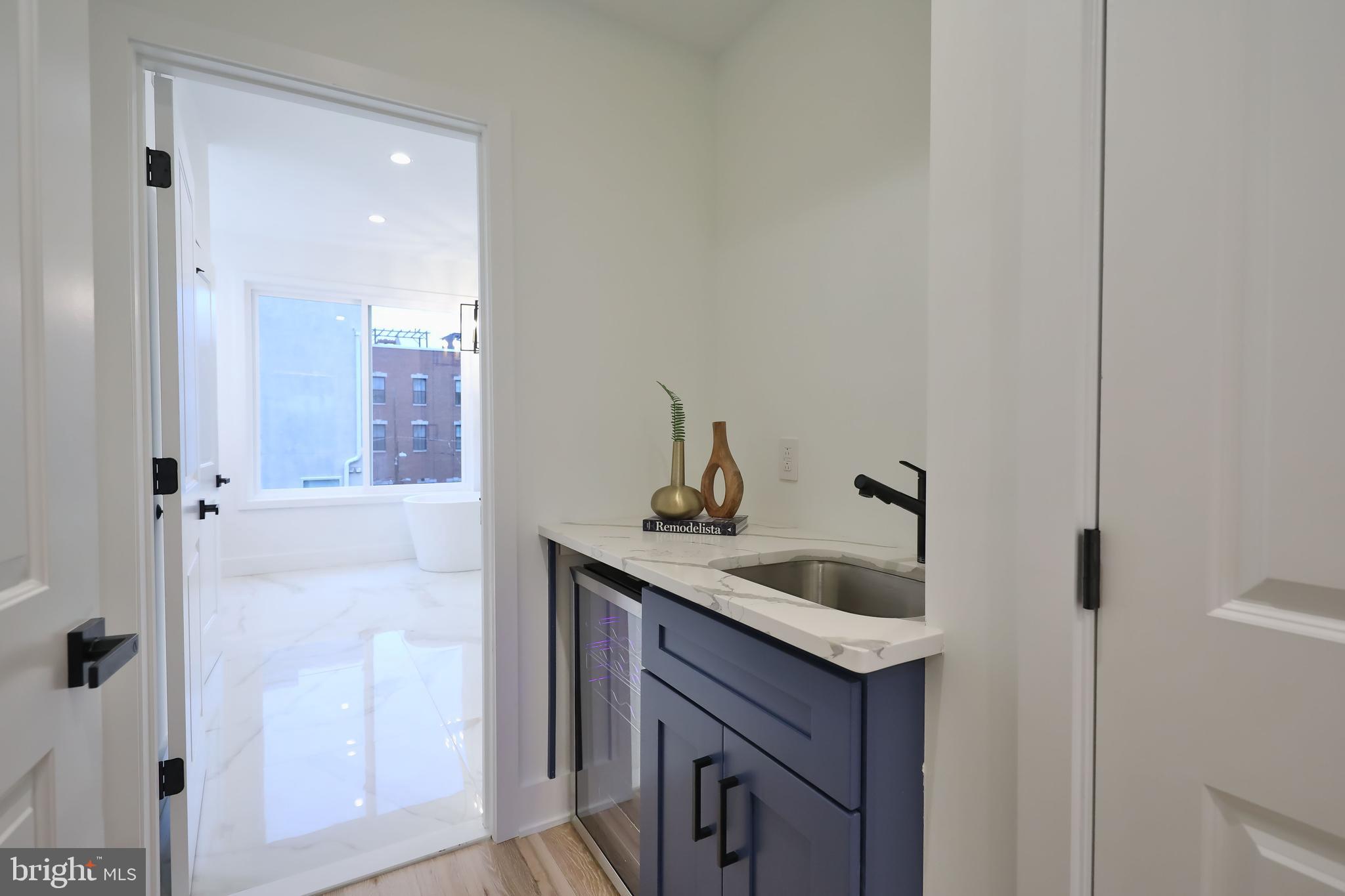 POINT BREEZE - Residential