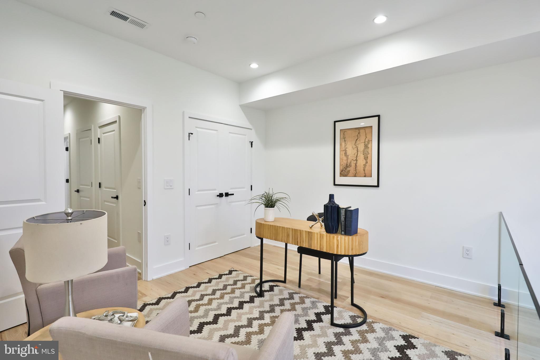 POINT BREEZE - Residential