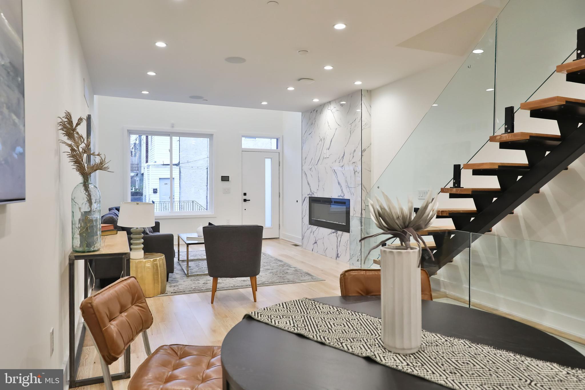 POINT BREEZE - Residential