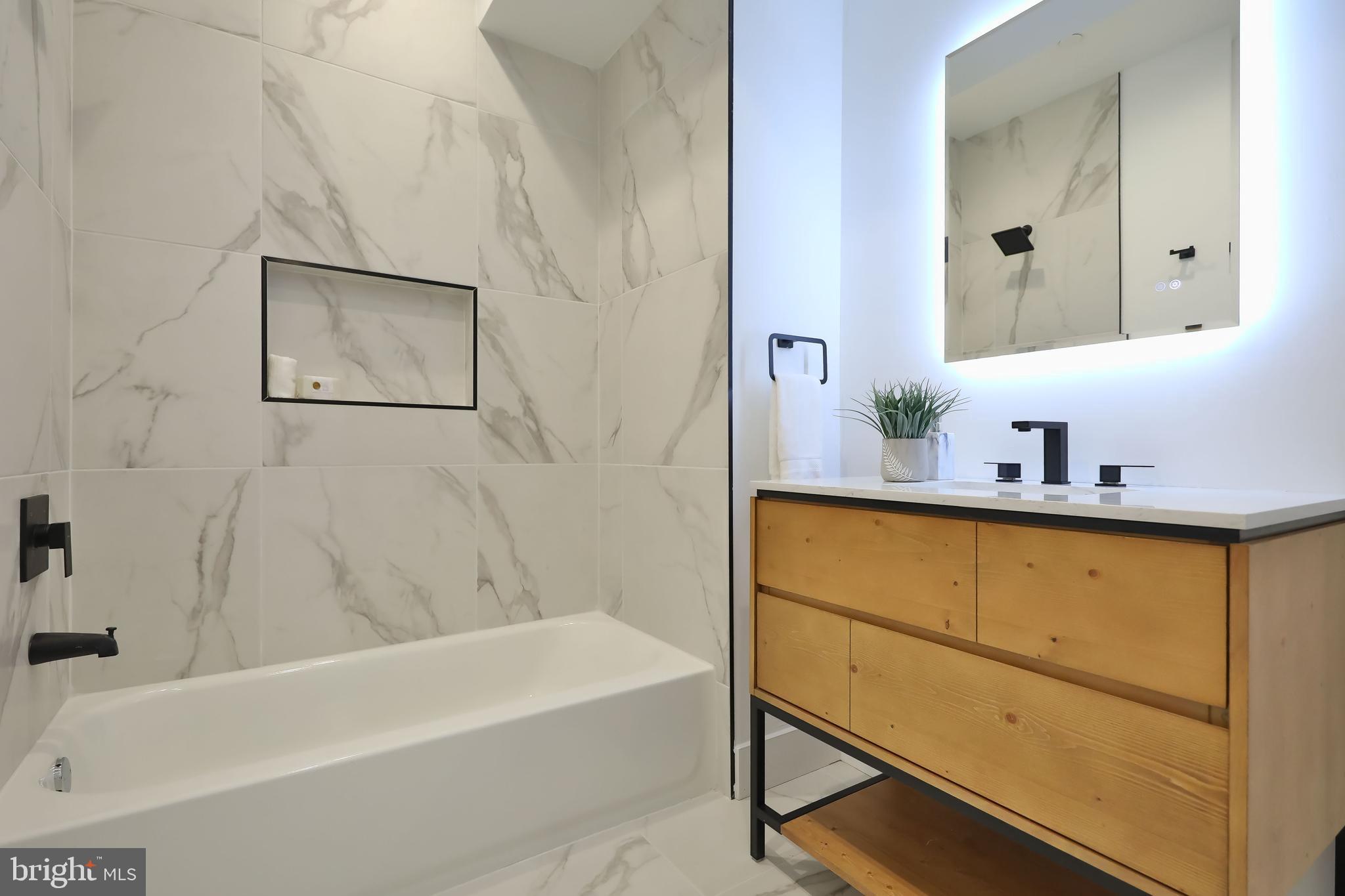 POINT BREEZE - Residential