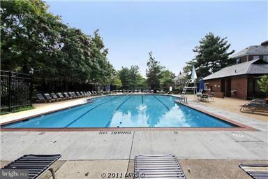 FAIRLINGTON ARBORS - Residential