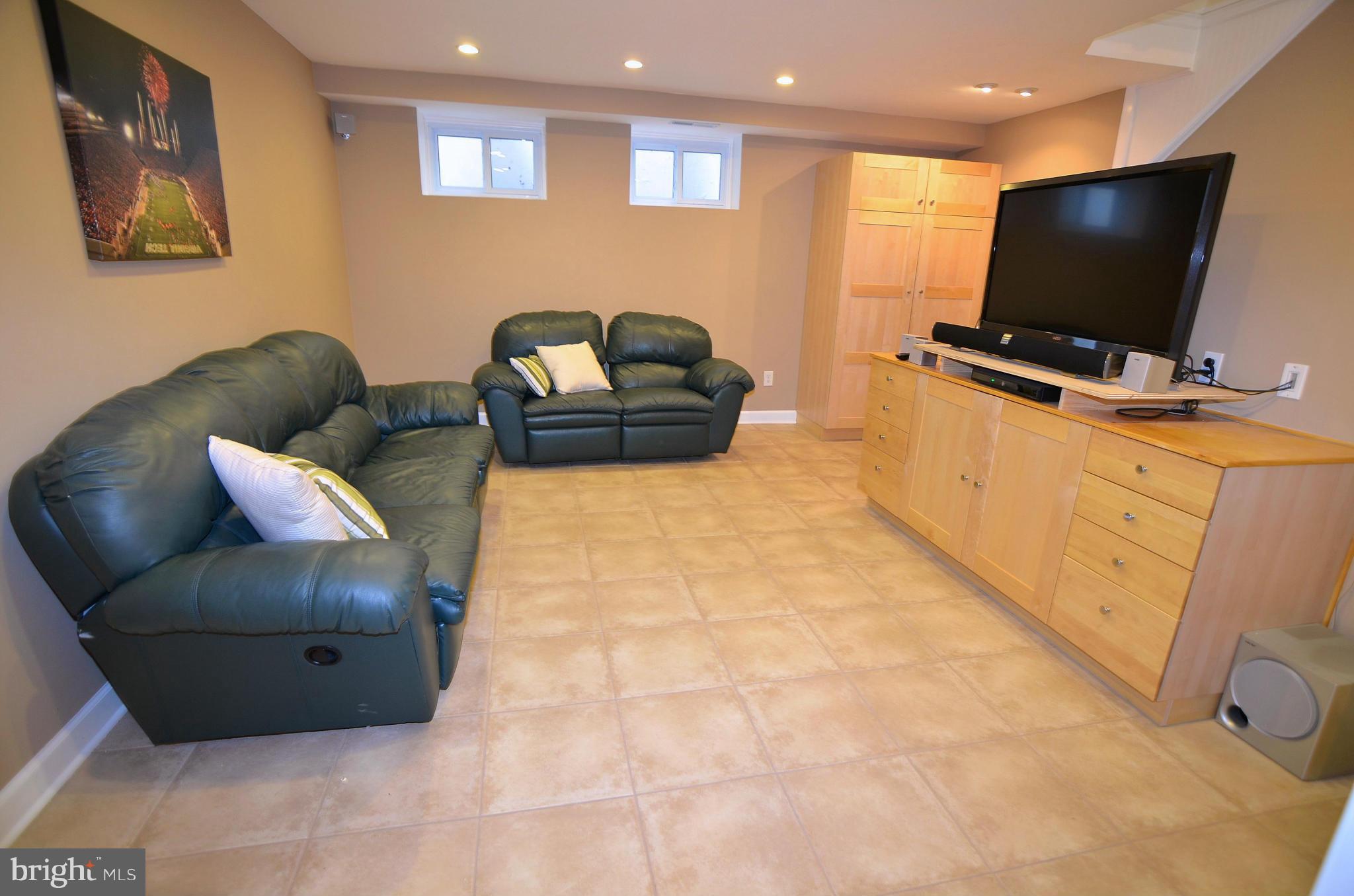 FAIRLINGTON ARBORS - Residential