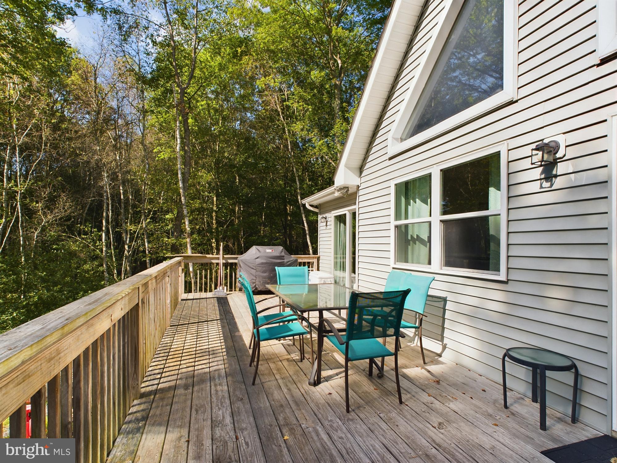 ARROWHEAD  LAKES - Residential