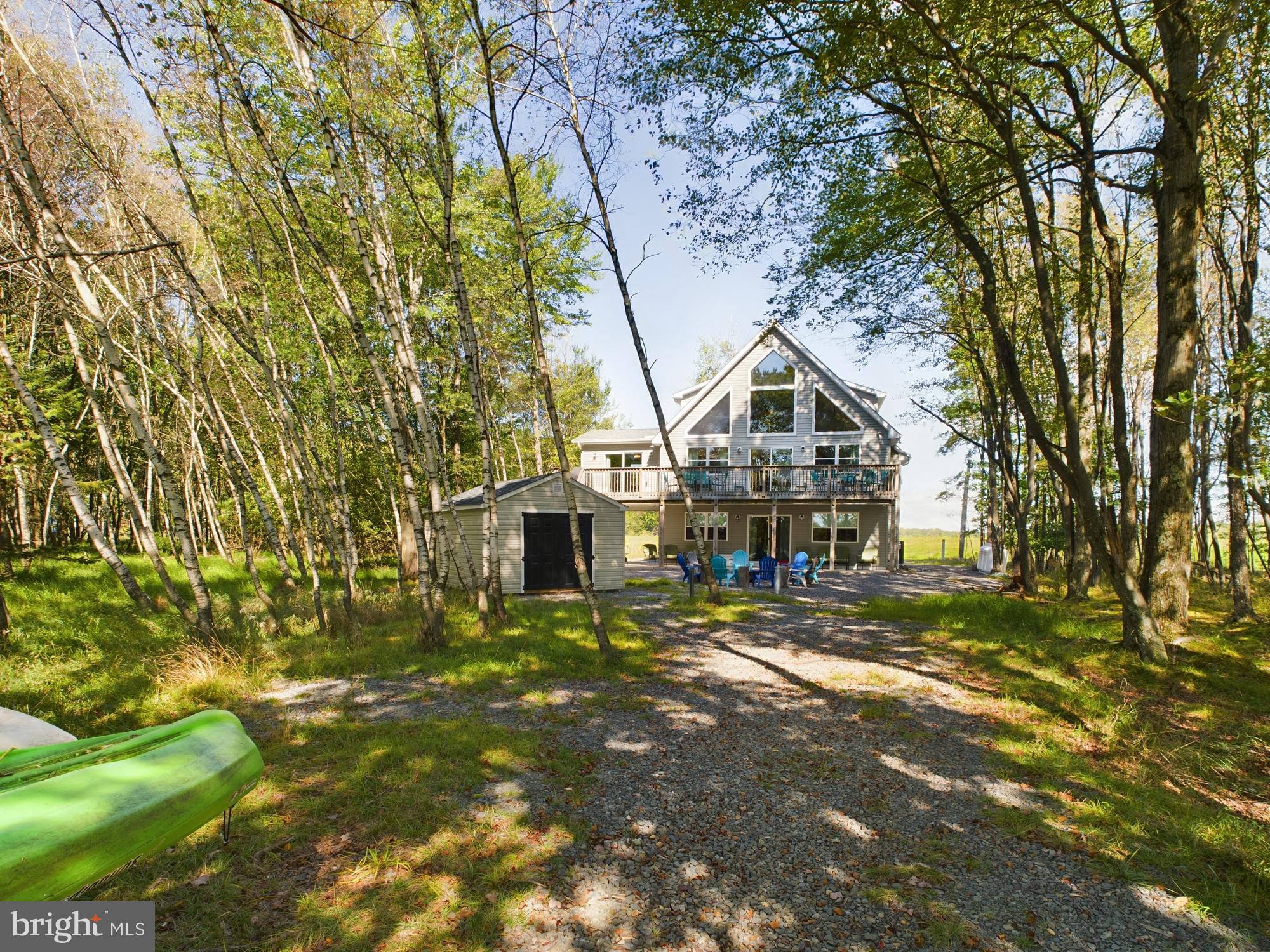 ARROWHEAD  LAKES - Residential