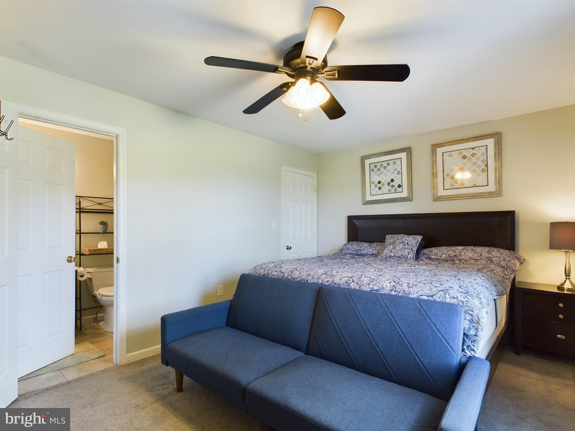 ARROWHEAD  LAKES - Residential