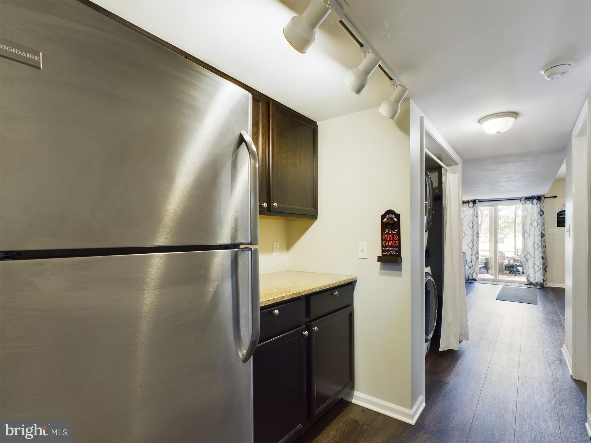 ARROWHEAD  LAKES - Residential