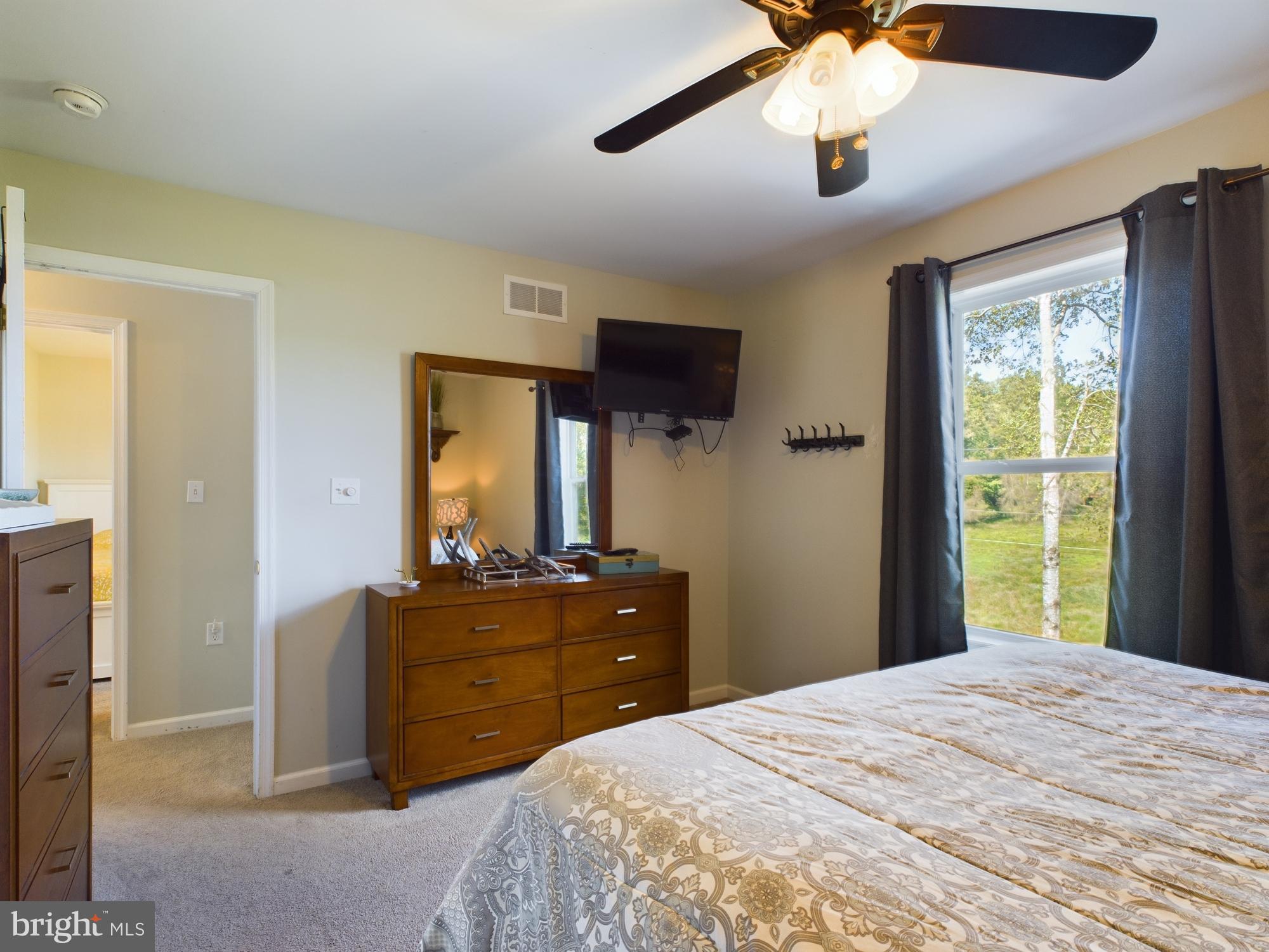 ARROWHEAD  LAKES - Residential