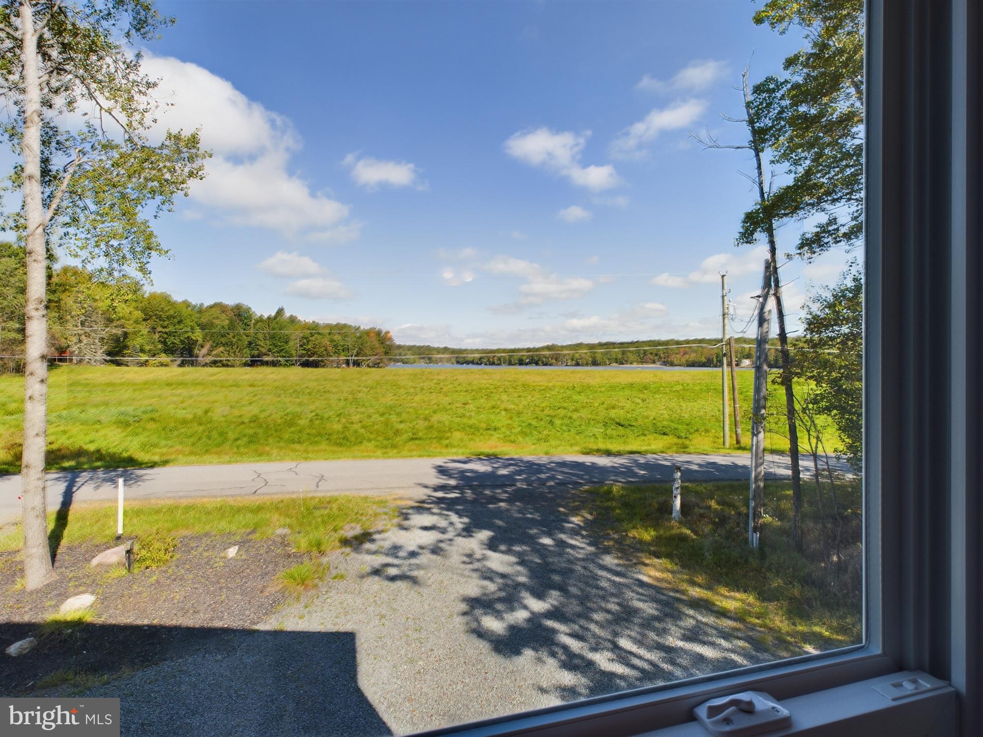 ARROWHEAD  LAKES - Residential