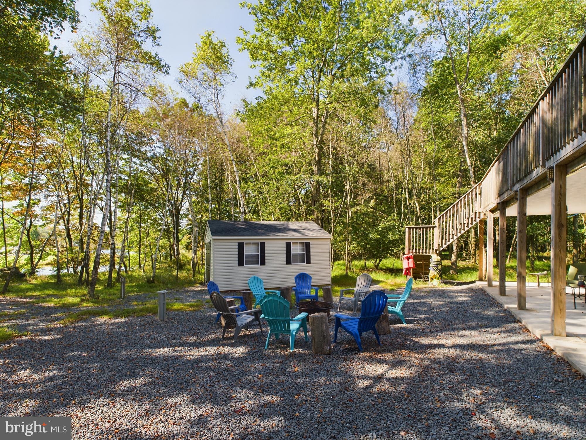 ARROWHEAD  LAKES - Residential