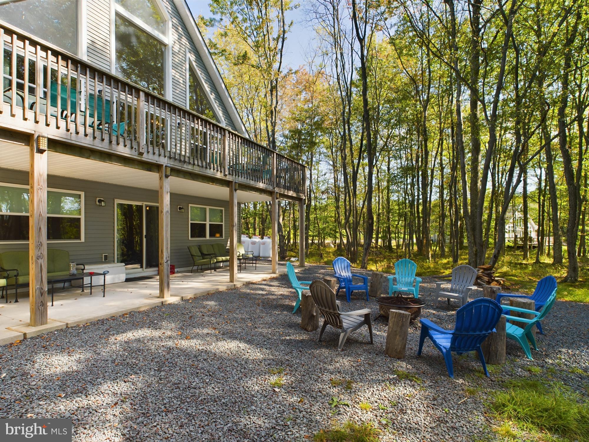 ARROWHEAD  LAKES - Residential