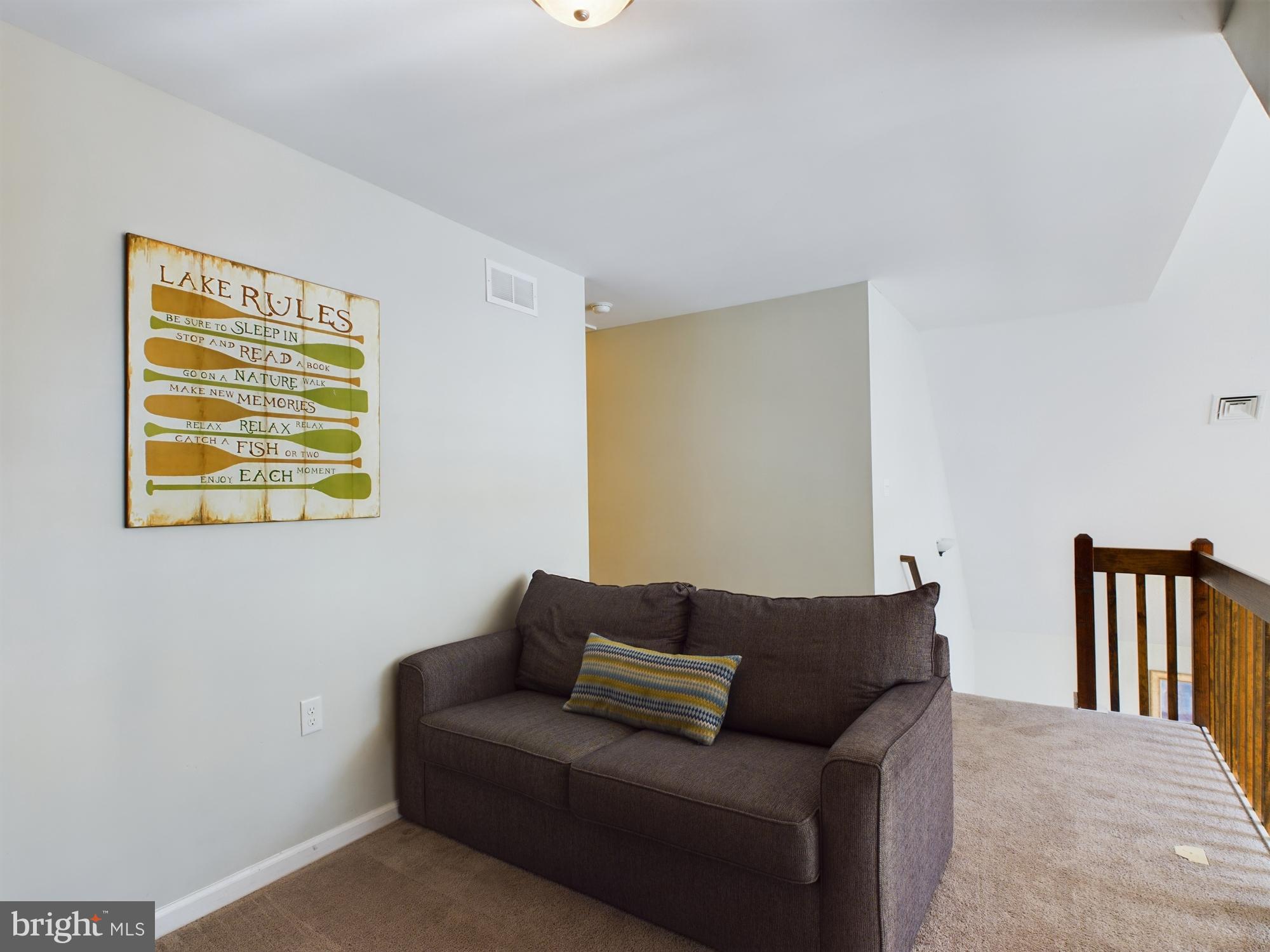 ARROWHEAD  LAKES - Residential