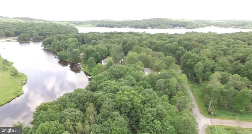 ARROWHEAD  LAKES - Residential