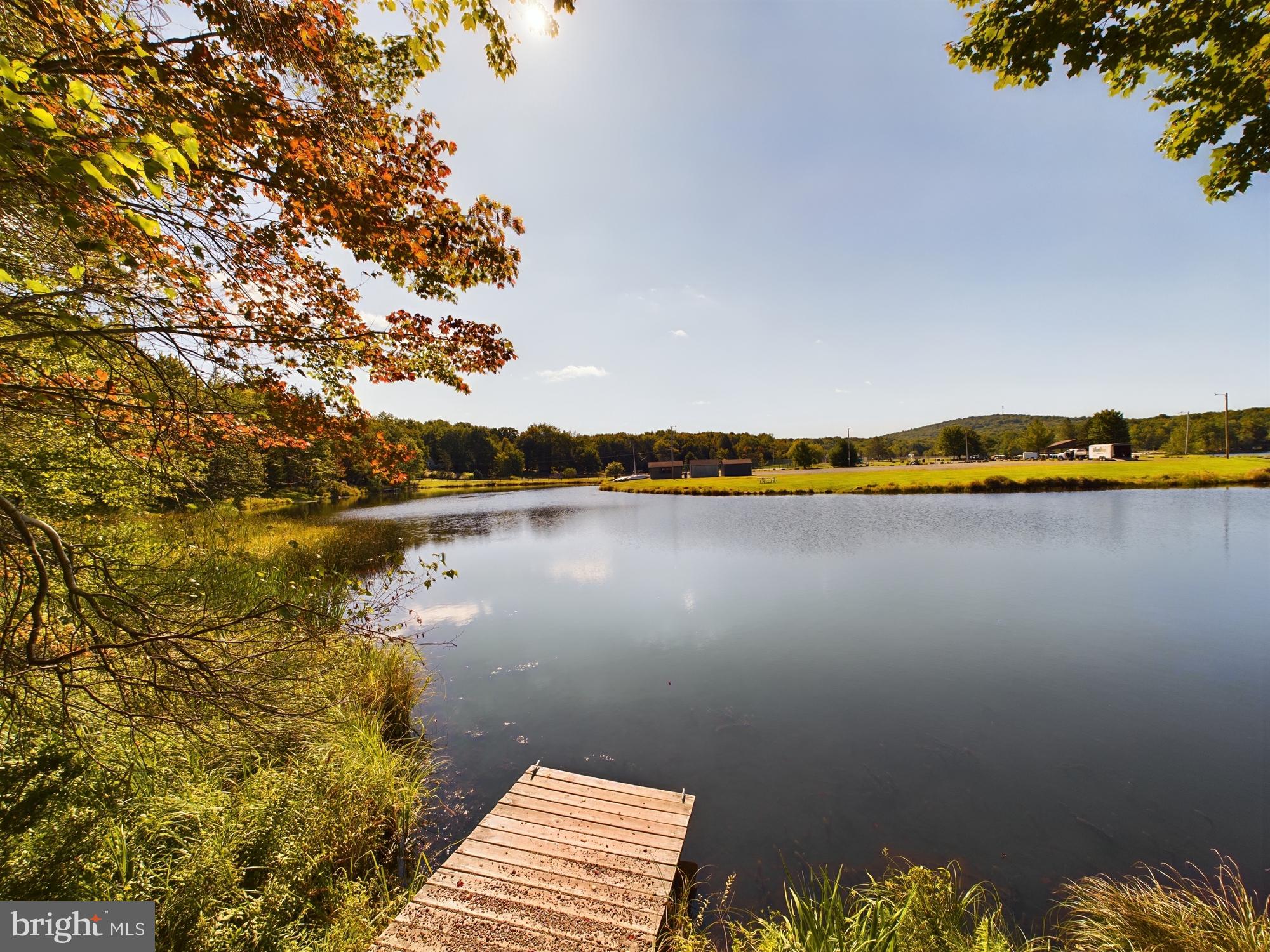 ARROWHEAD  LAKES - Residential