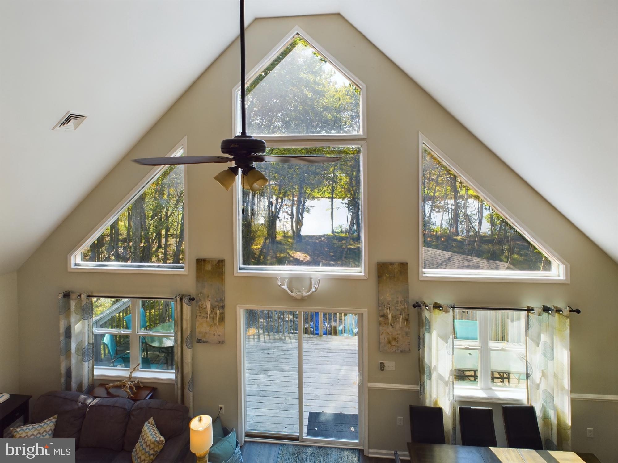 ARROWHEAD  LAKES - Residential