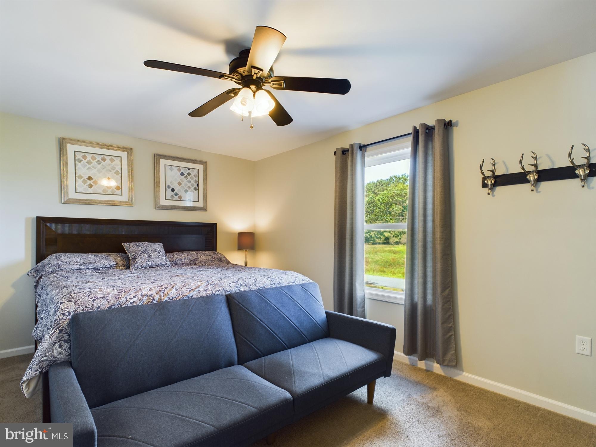 ARROWHEAD  LAKES - Residential