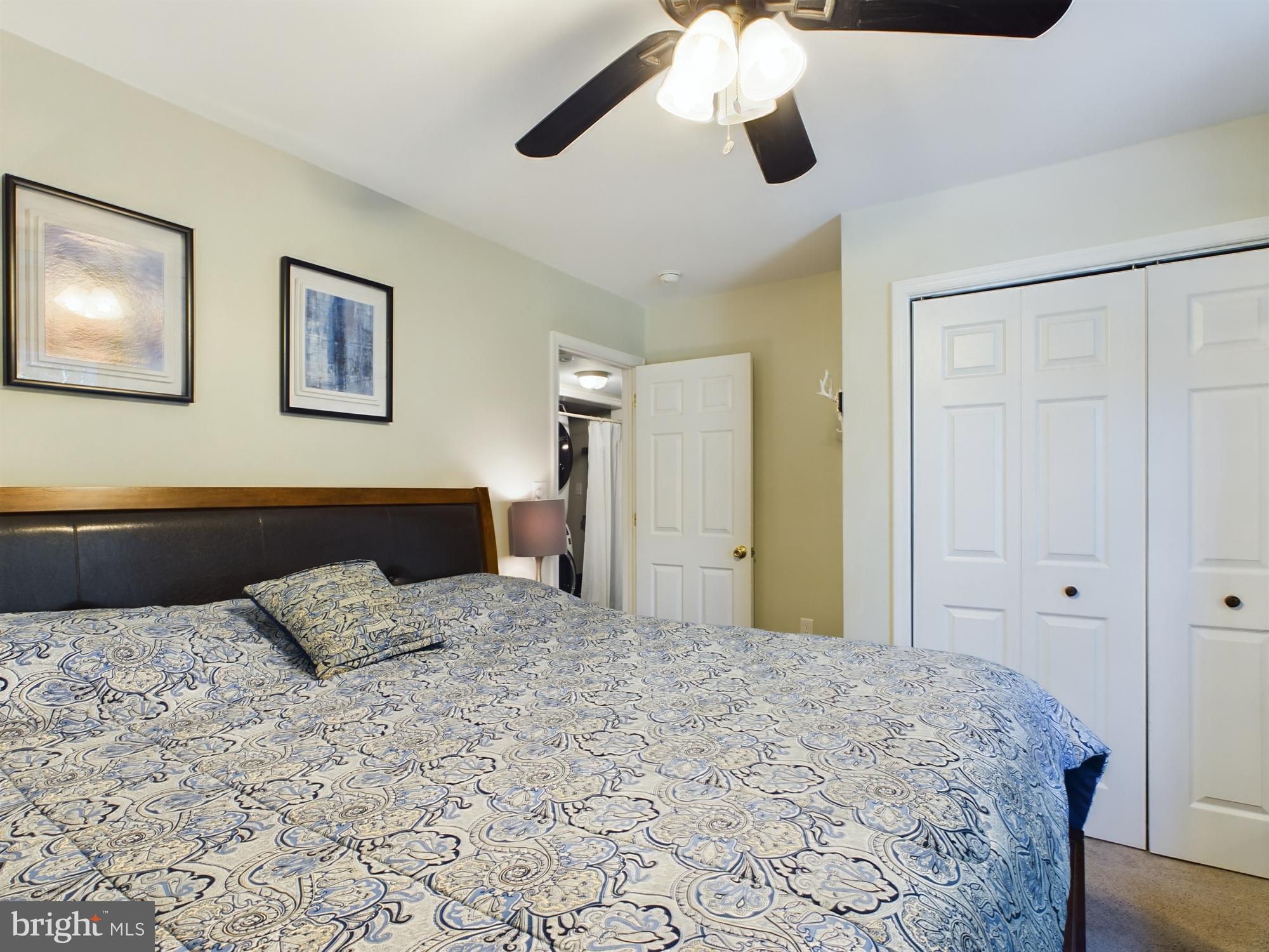 ARROWHEAD  LAKES - Residential