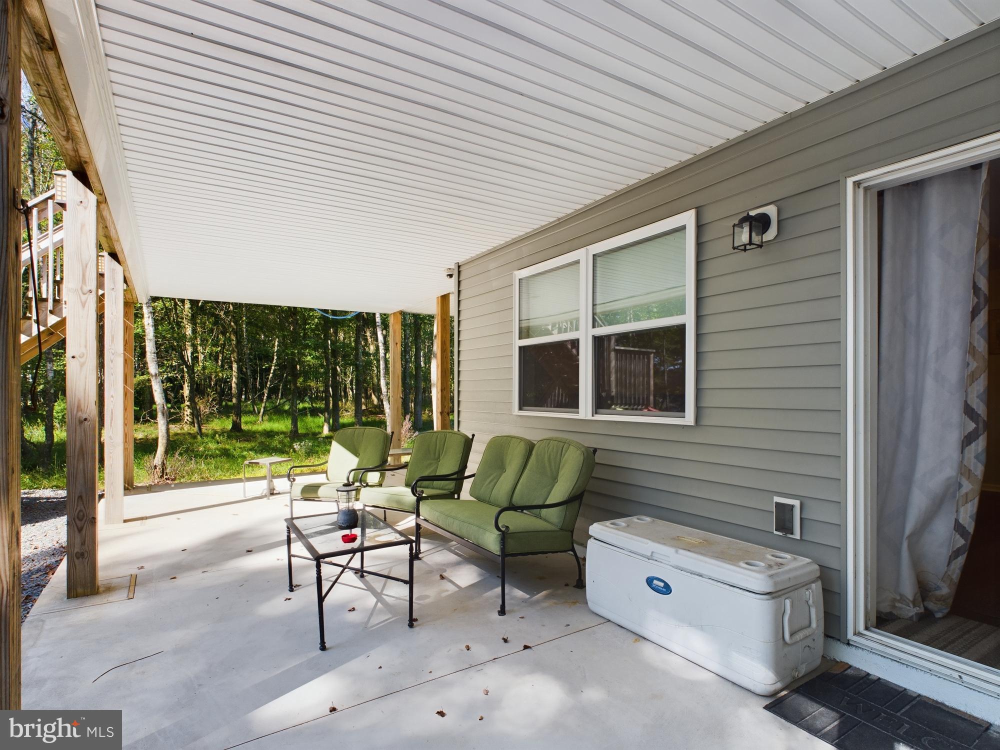 ARROWHEAD  LAKES - Residential