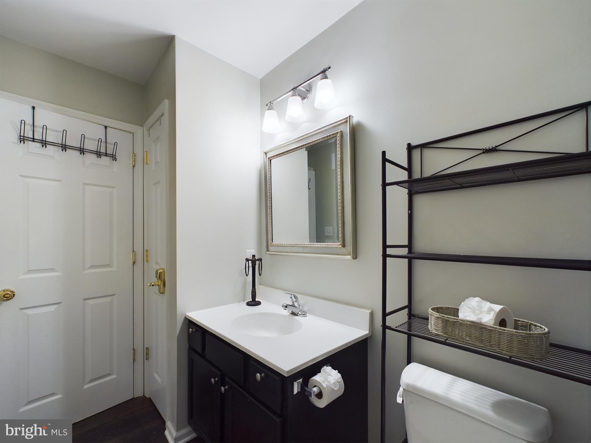 ARROWHEAD  LAKES - Residential