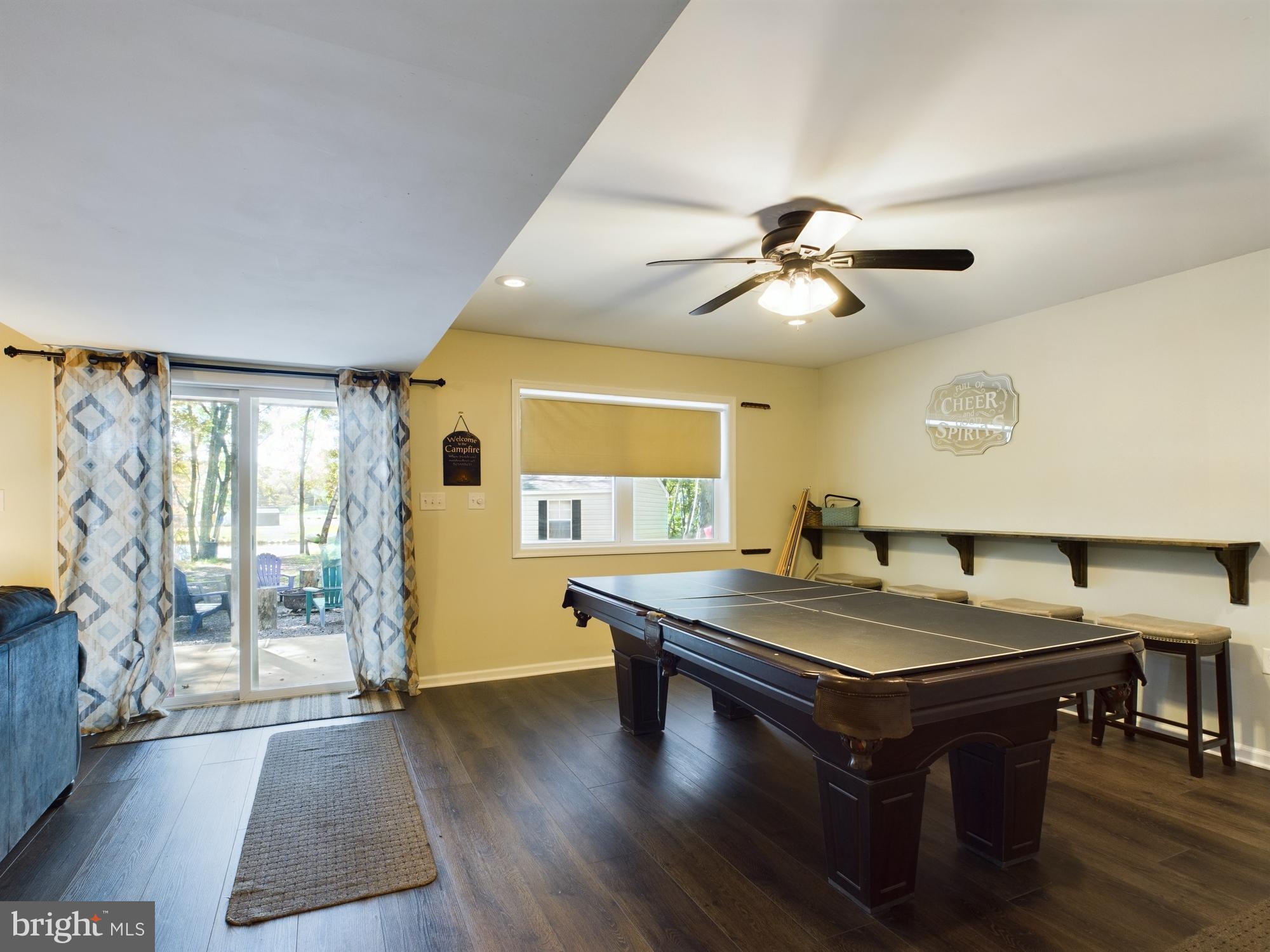 ARROWHEAD  LAKES - Residential