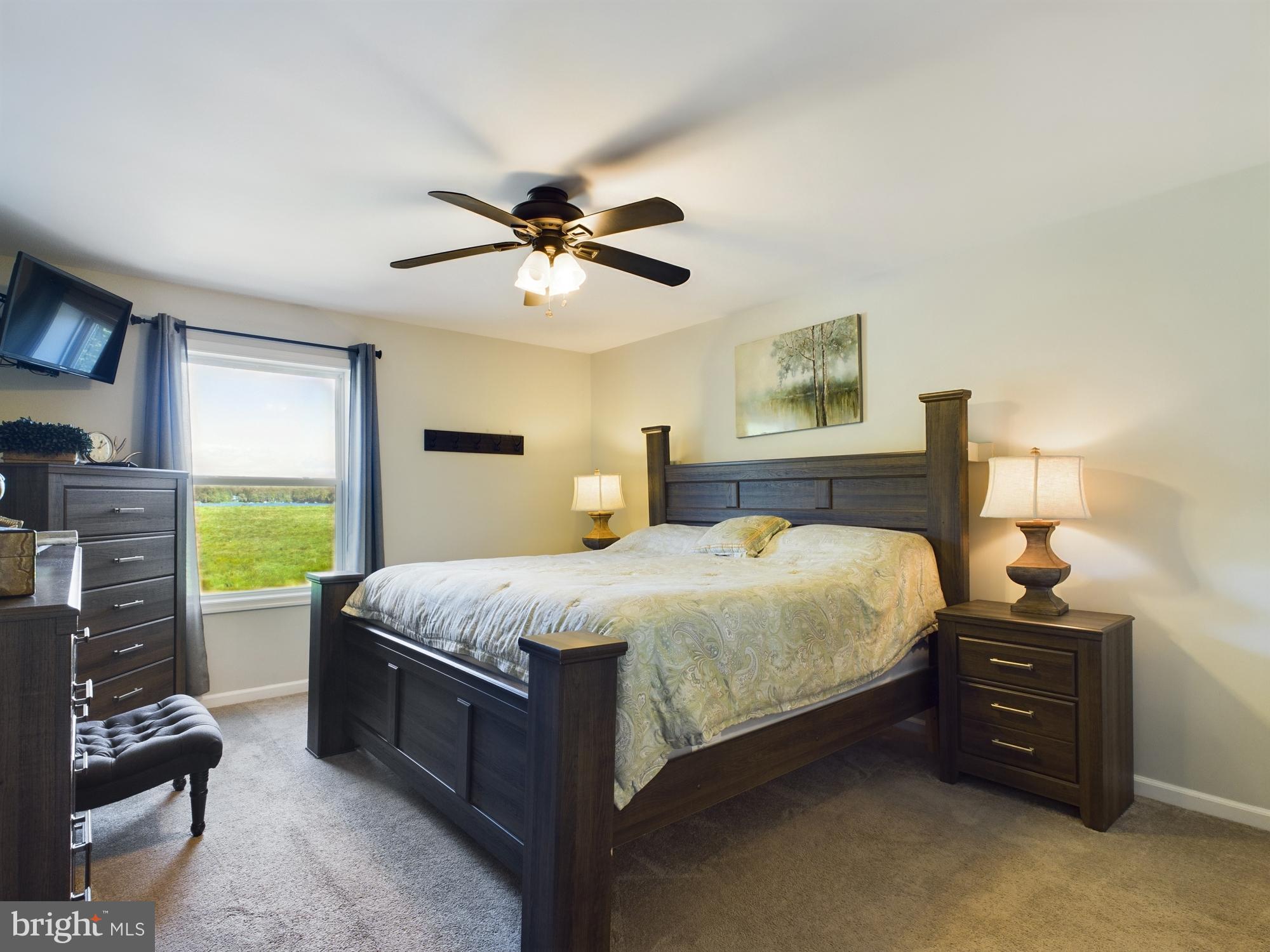 ARROWHEAD  LAKES - Residential