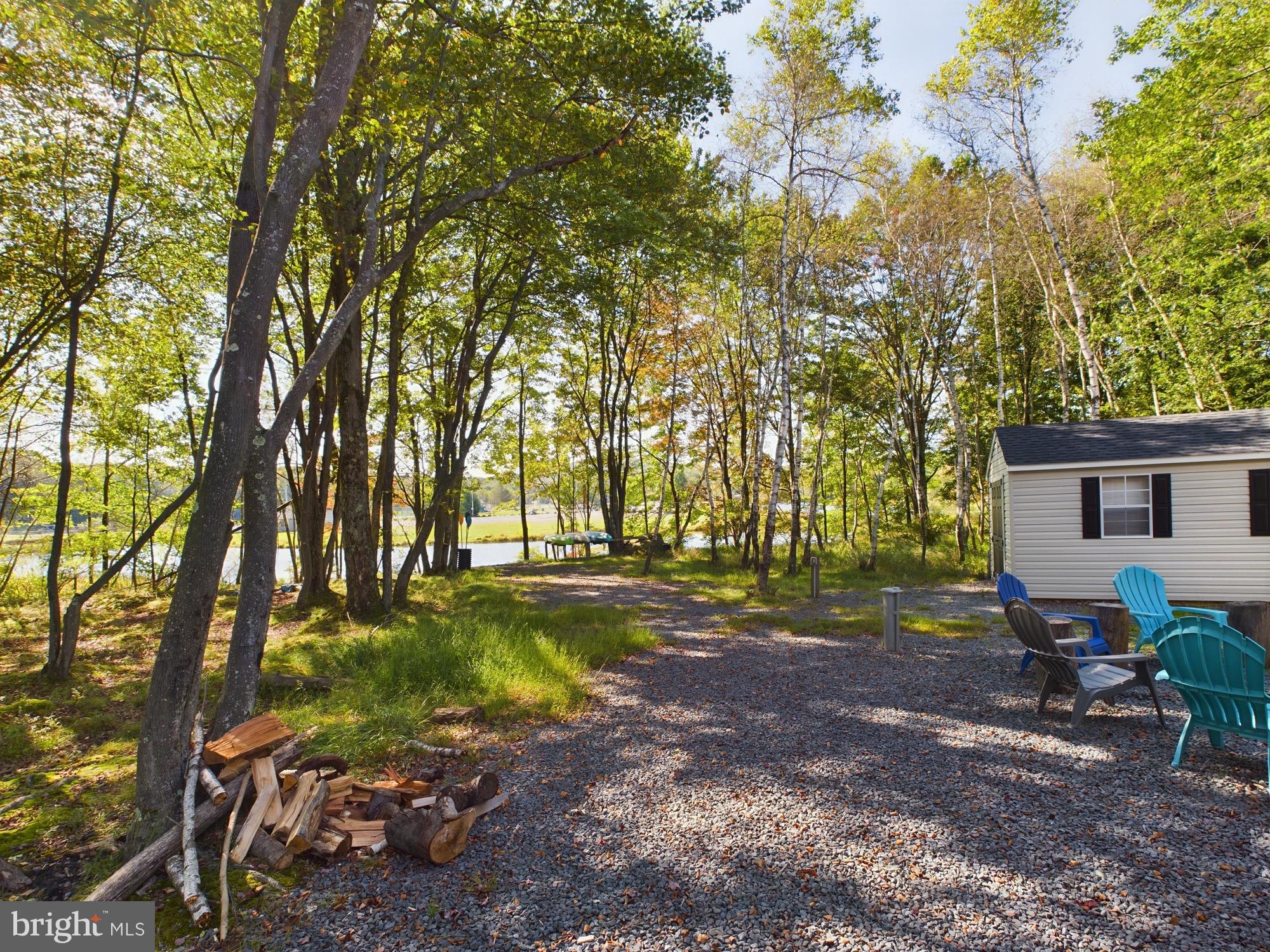 ARROWHEAD  LAKES - Residential