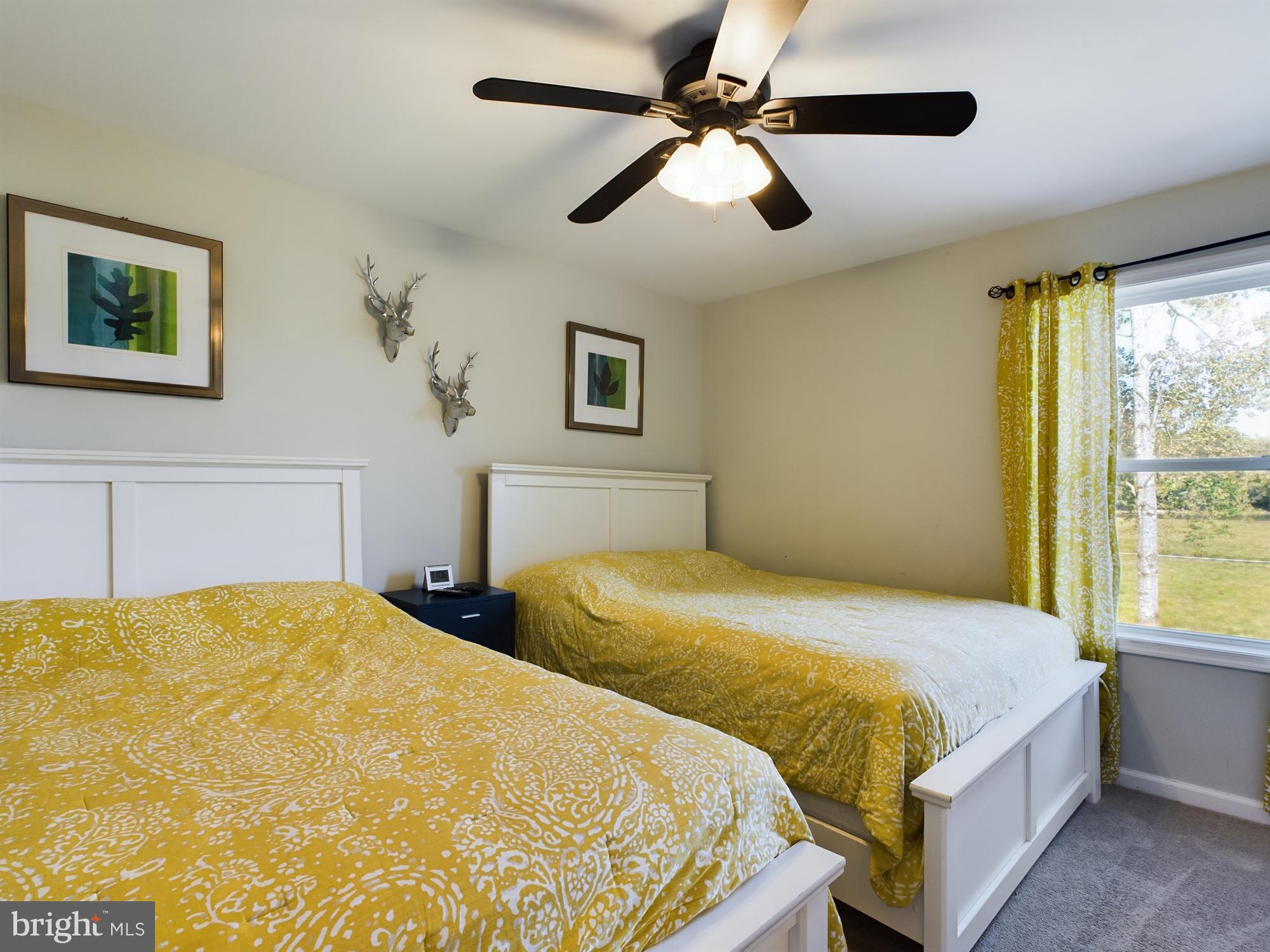 ARROWHEAD  LAKES - Residential