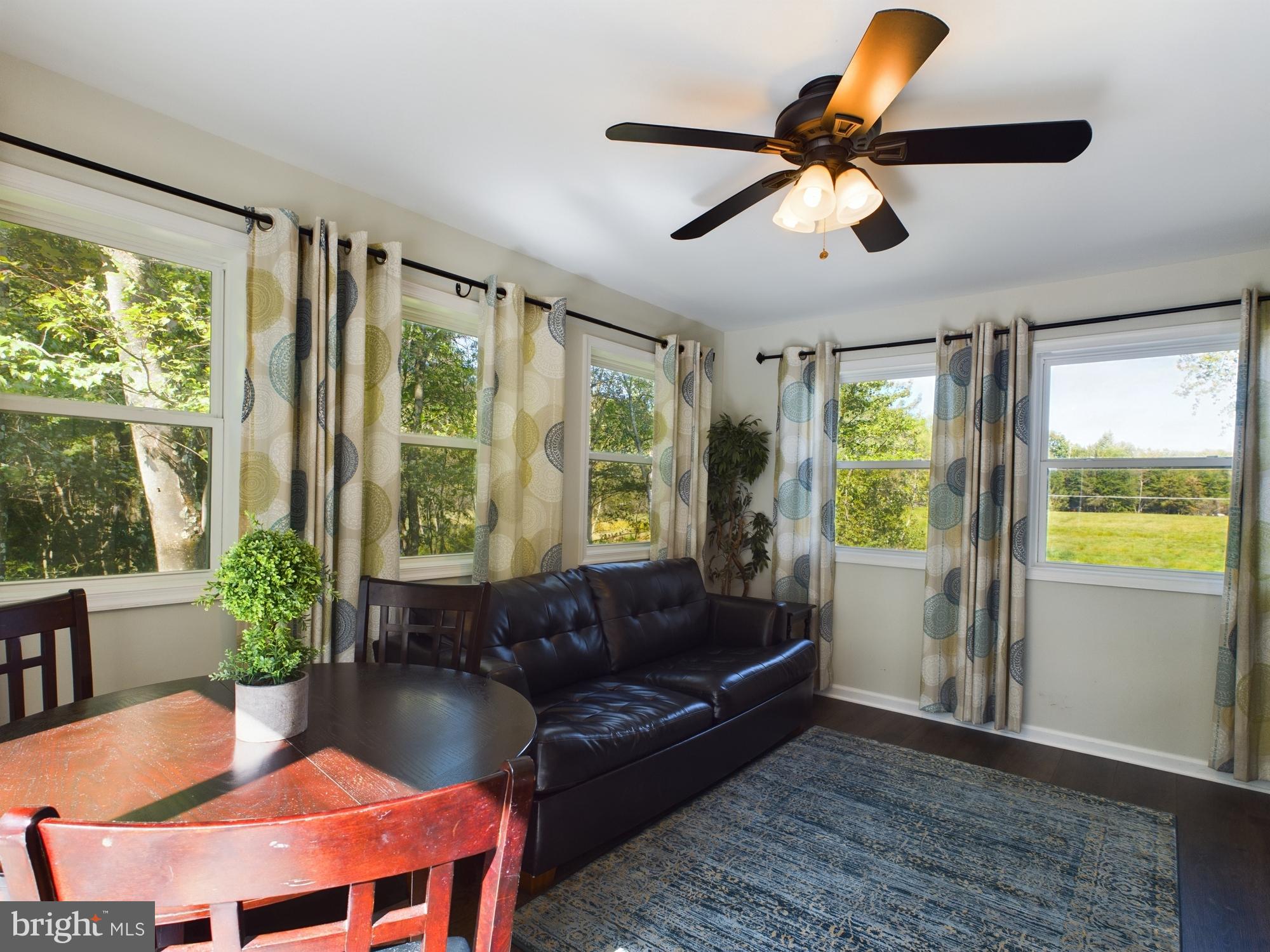 ARROWHEAD  LAKES - Residential