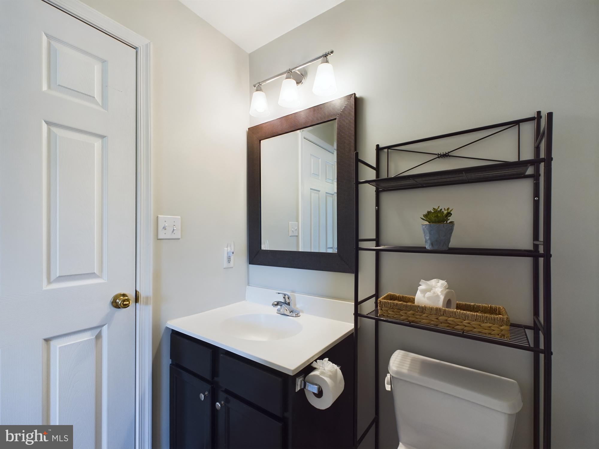 ARROWHEAD  LAKES - Residential