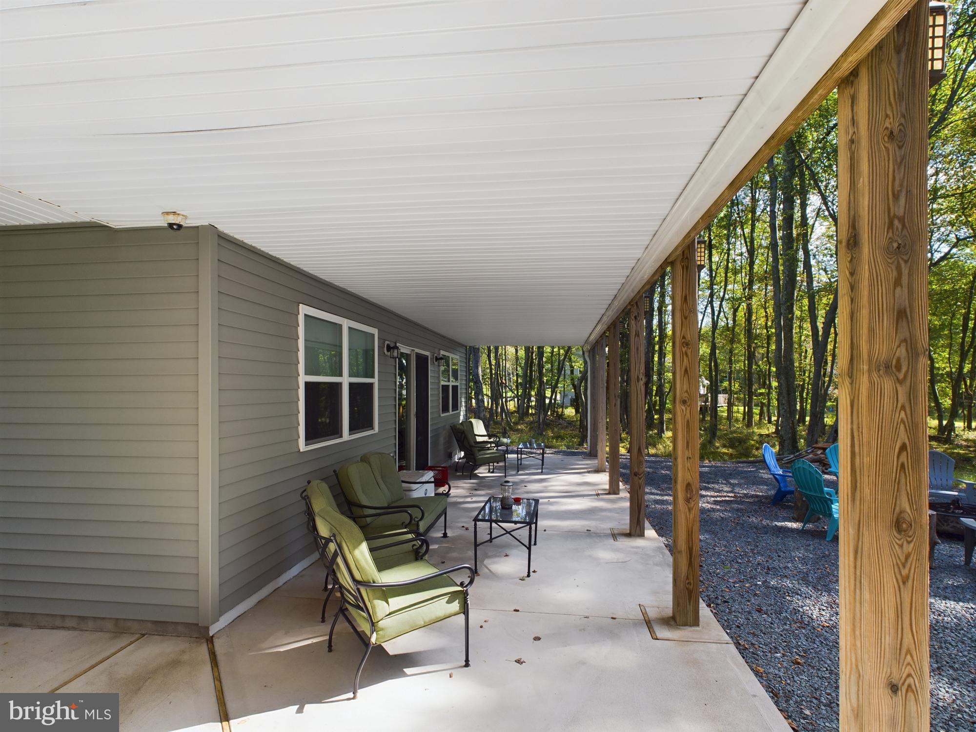 ARROWHEAD  LAKES - Residential