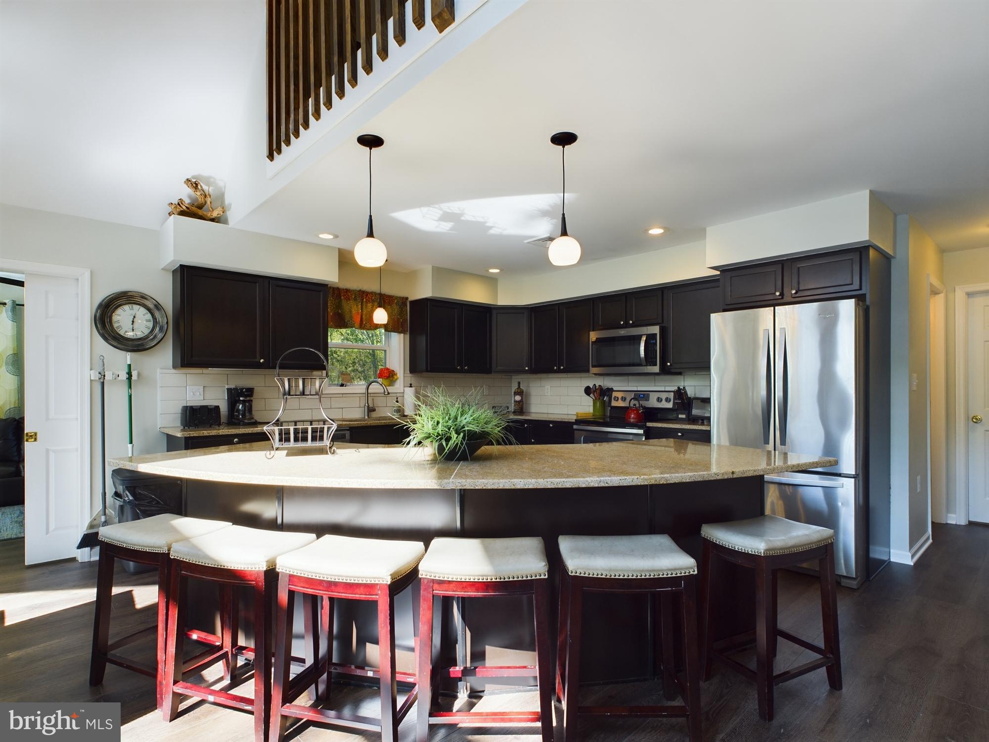 ARROWHEAD  LAKES - Residential